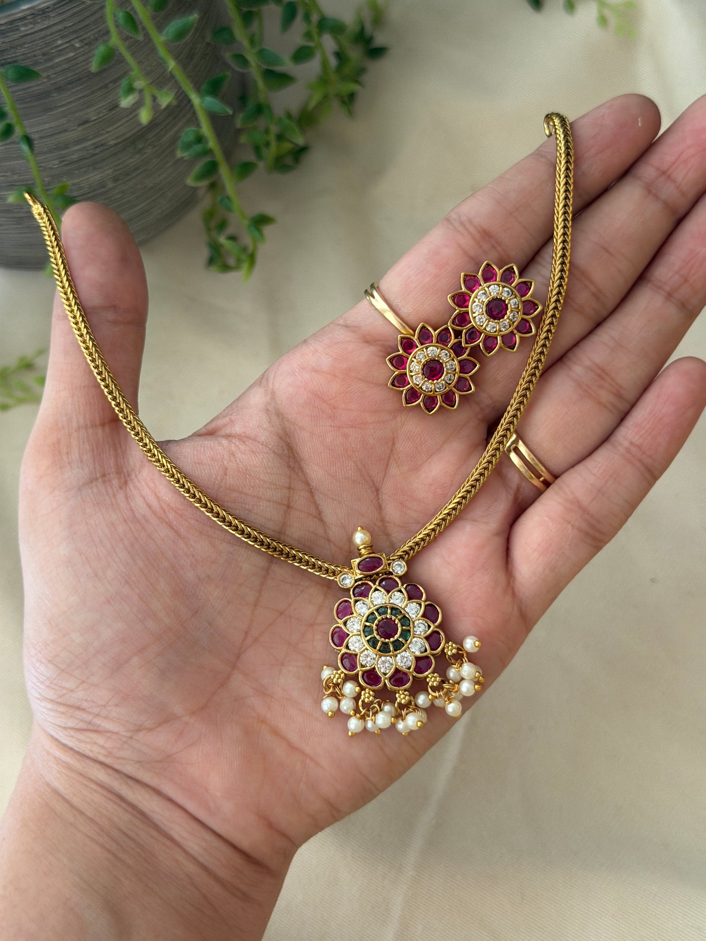Dhavini Kemp Floral Attigai