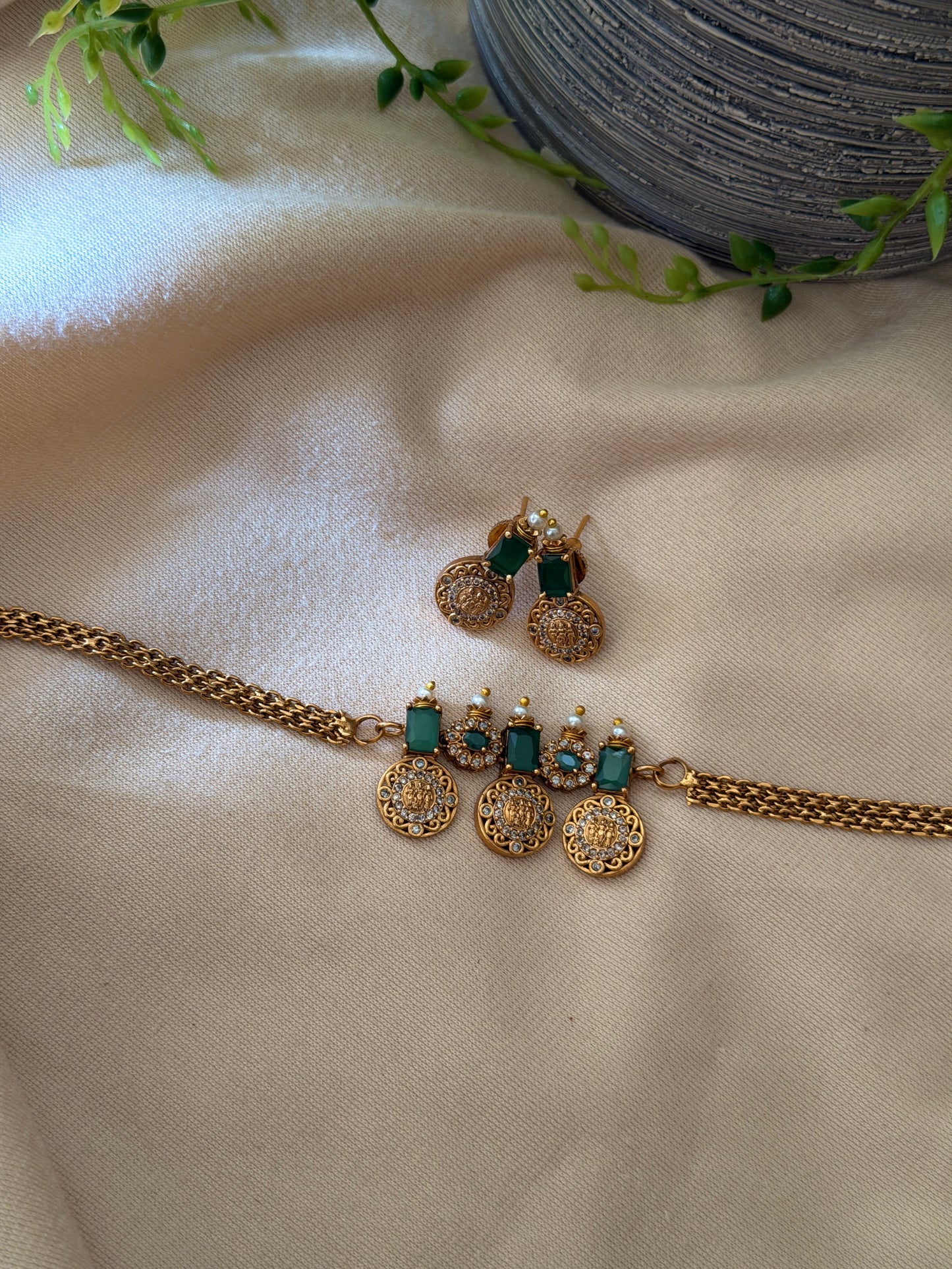 Arpita Stone Choker