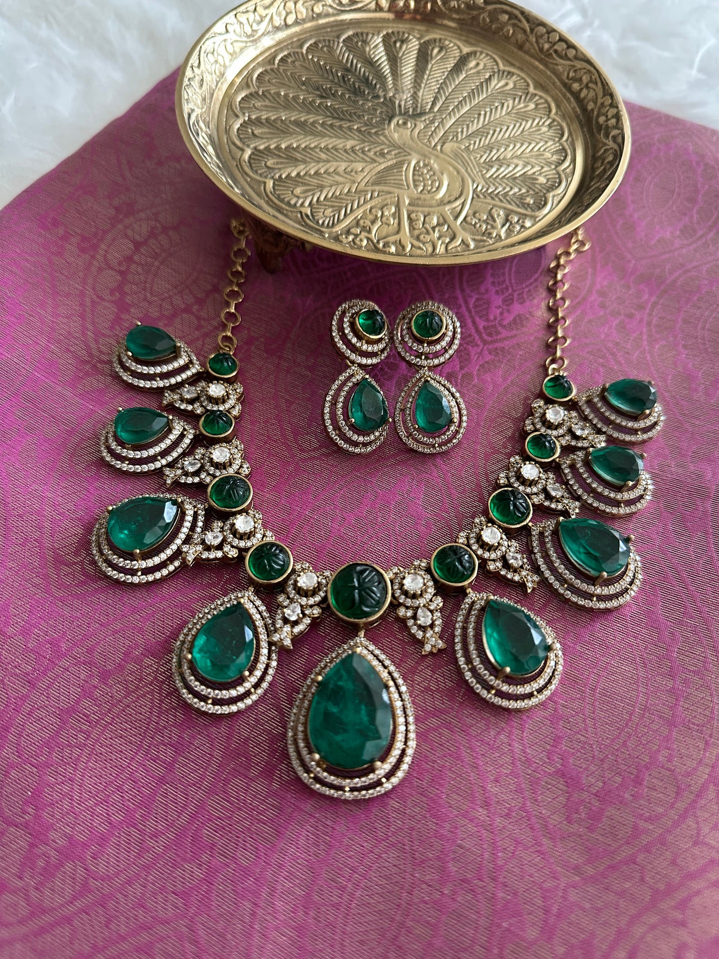 Geeth Emerald Necklace