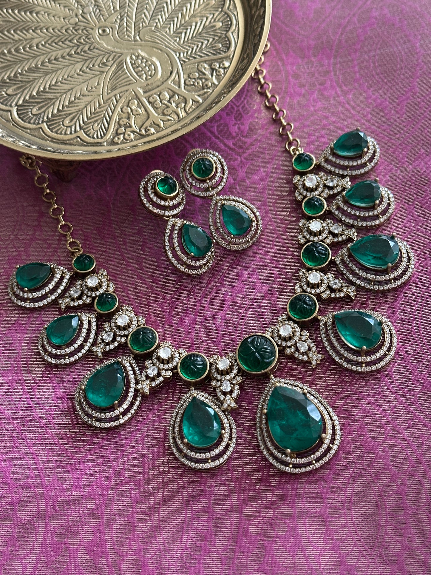 Geeth Emerald Necklace