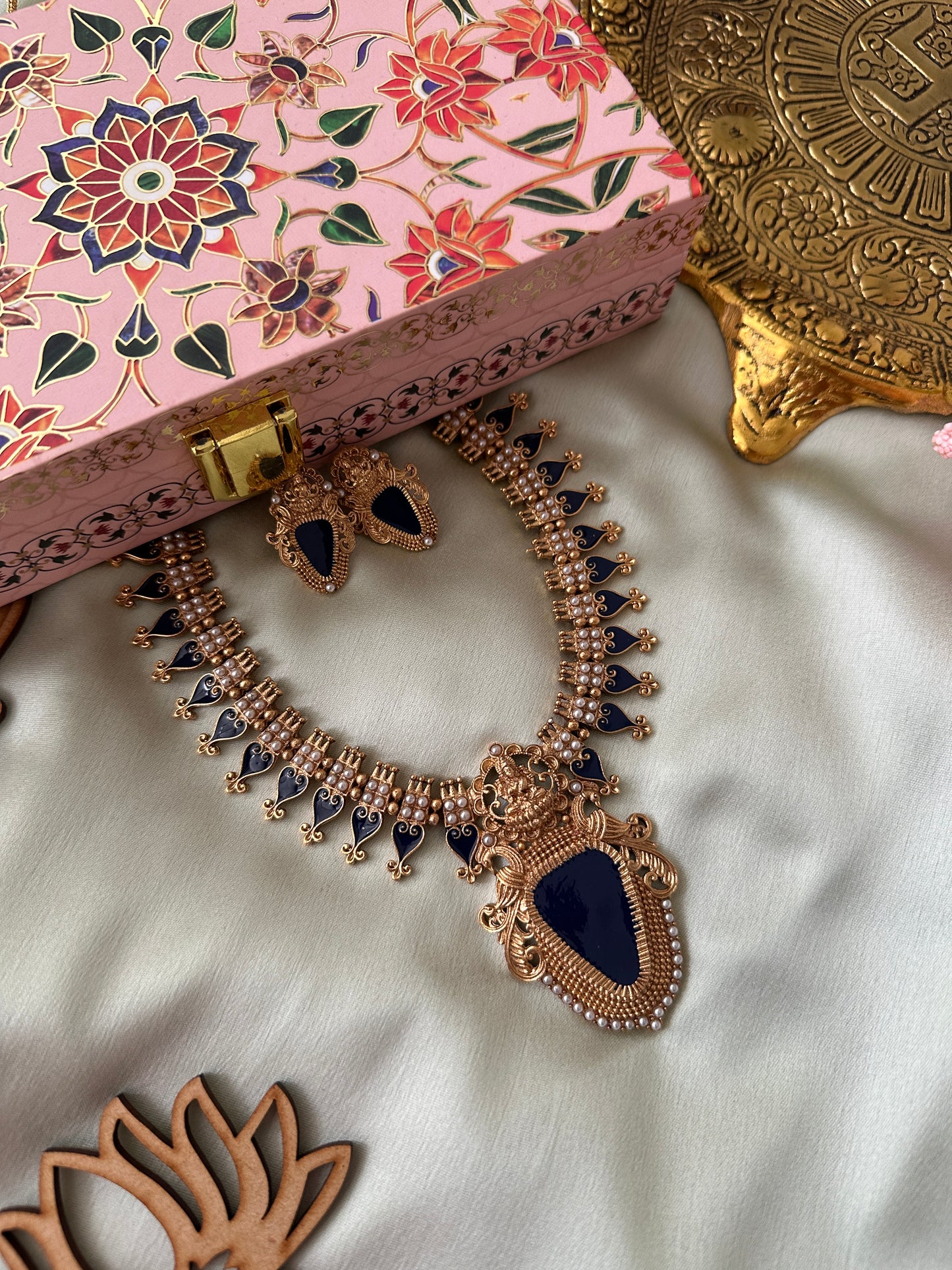 Arunima Nagapadam Necklace Set