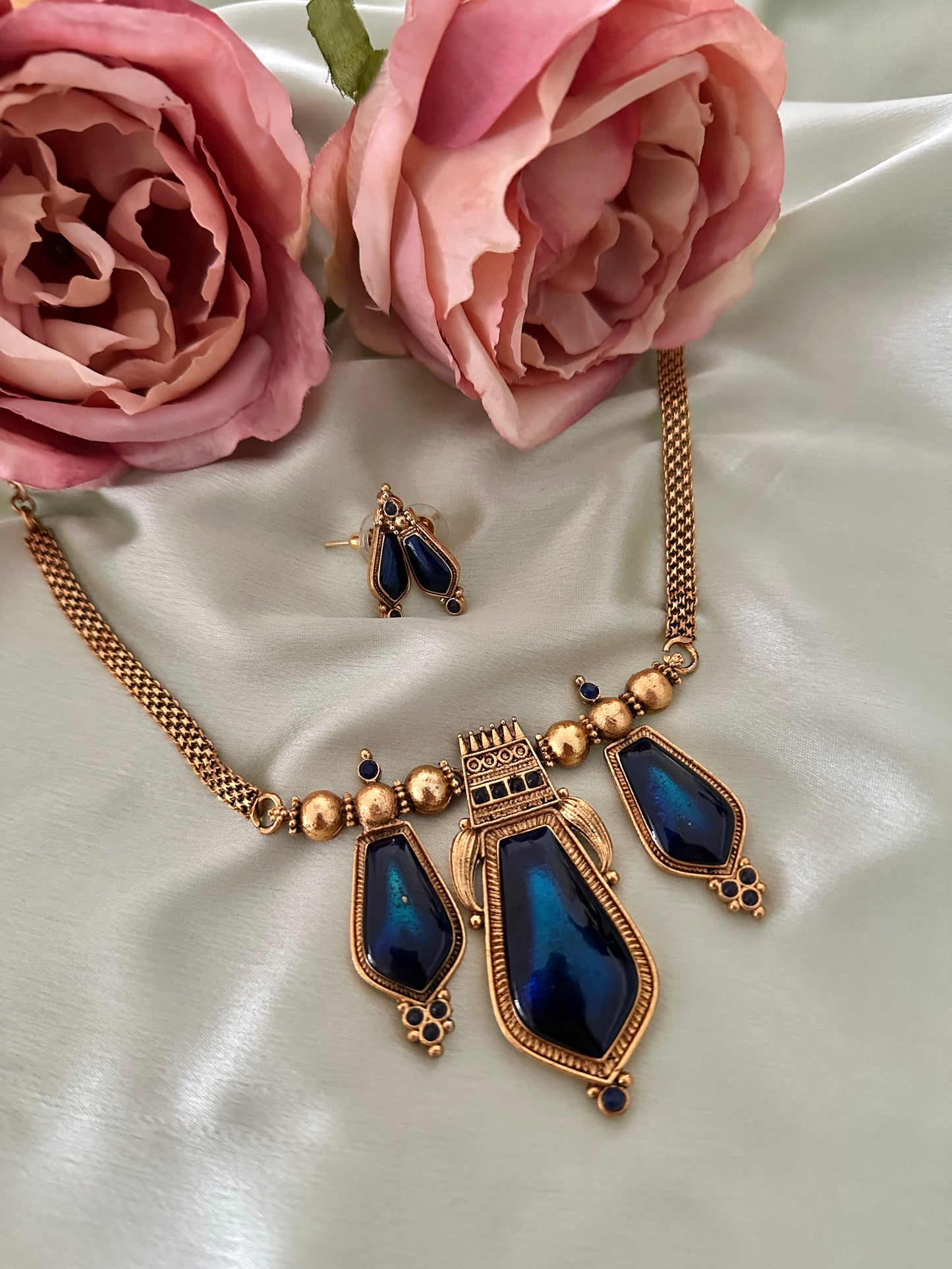 Tri Locket Palakka Choker