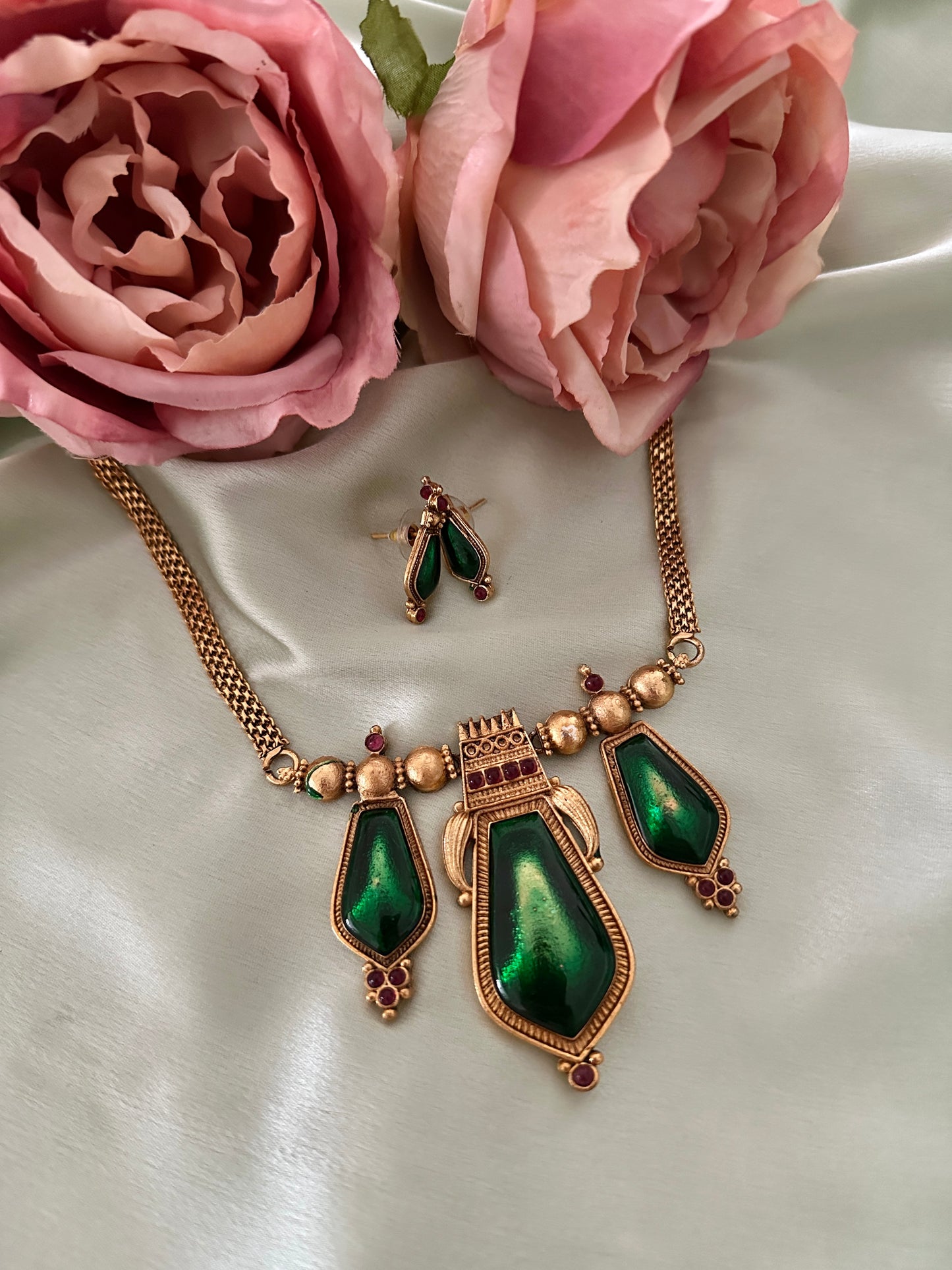 Tri Locket Palakka Choker
