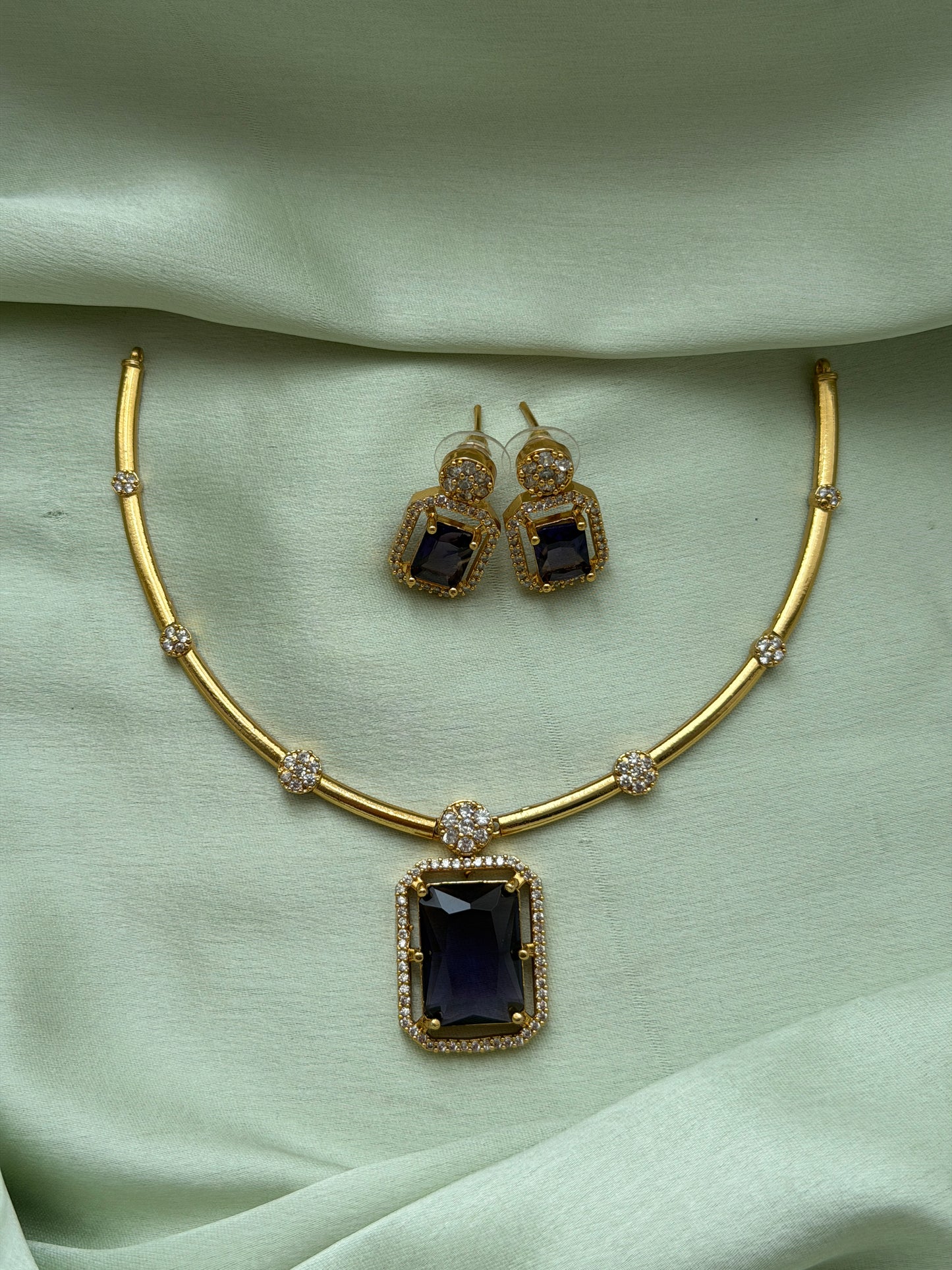 Square Pendant Diamond Hasli