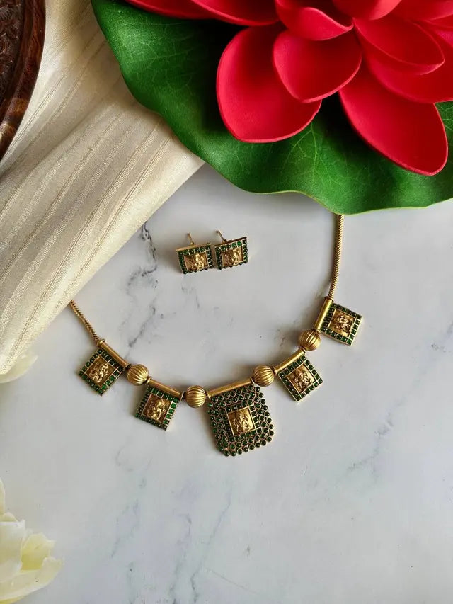 shirishi Necklace