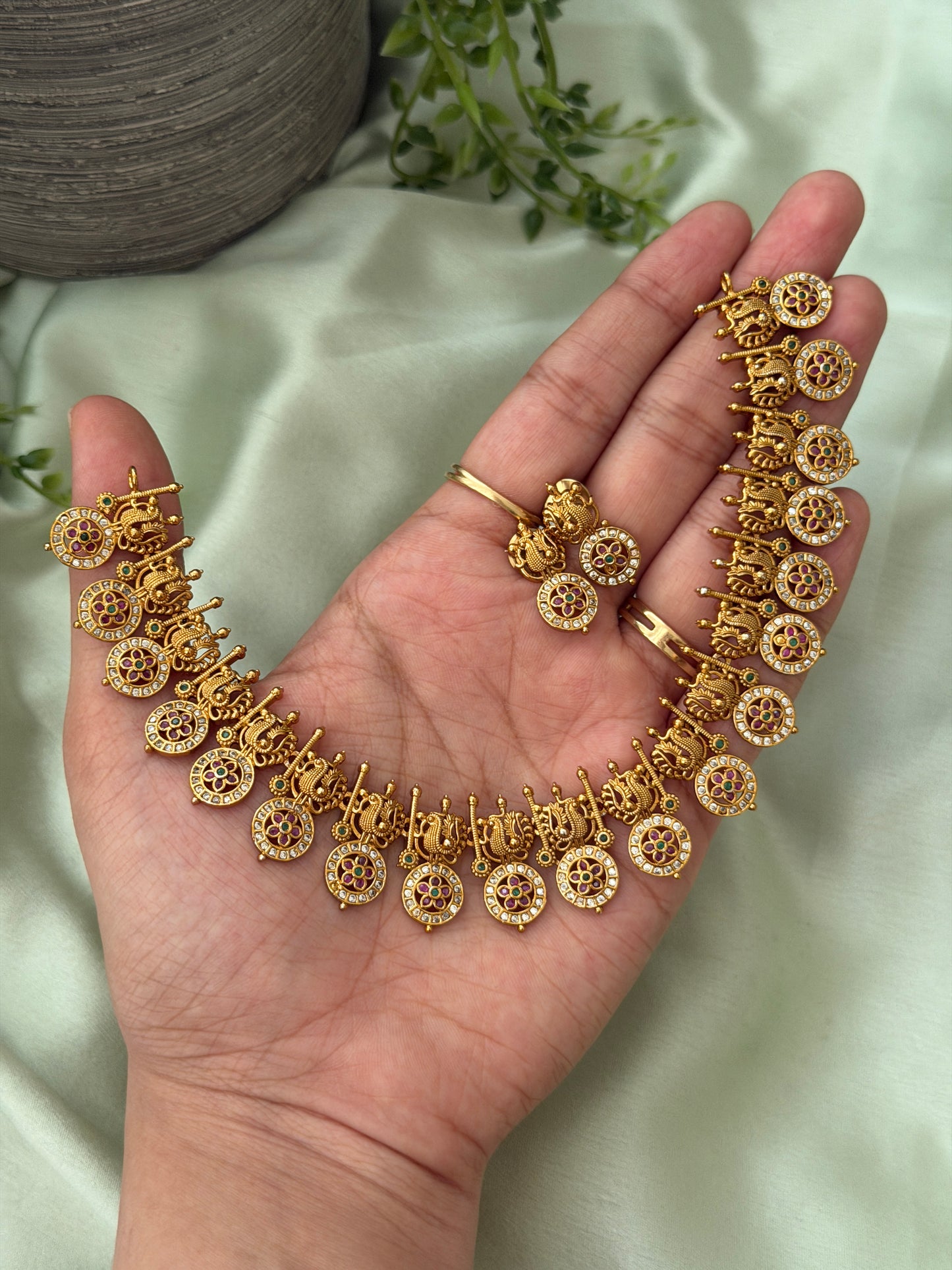 Lavika Necklace