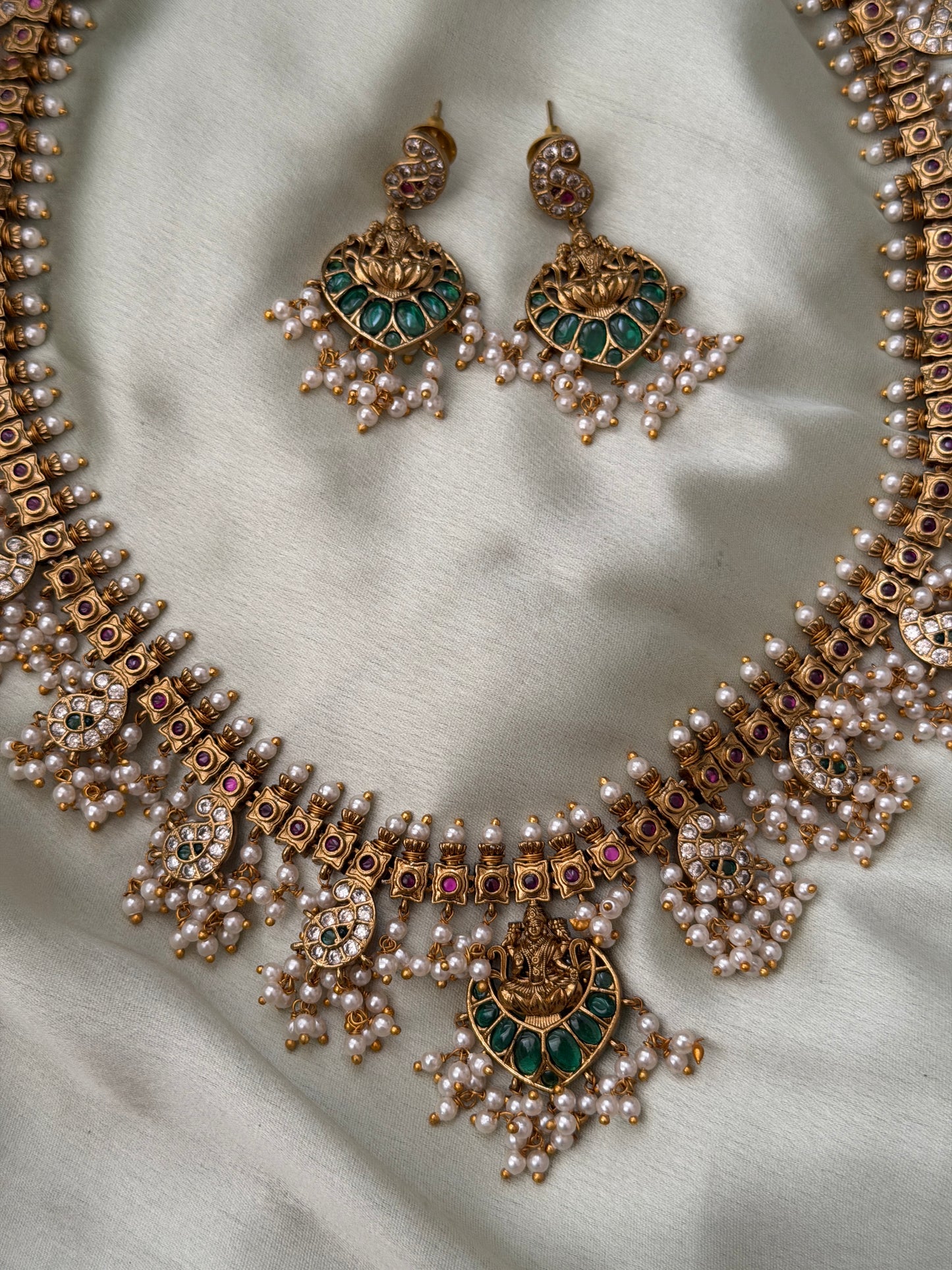 Bhavana Emerald Guttapusalu Haaram