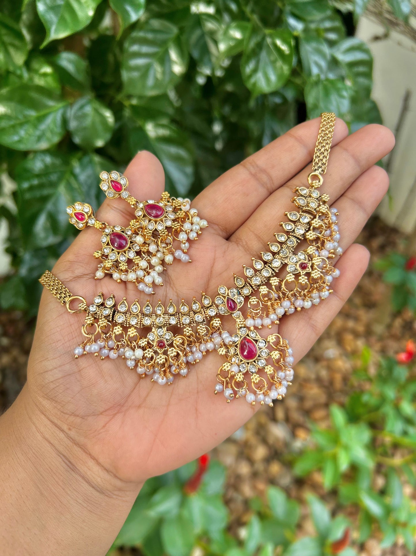 Suthika Guttapusalu Choker