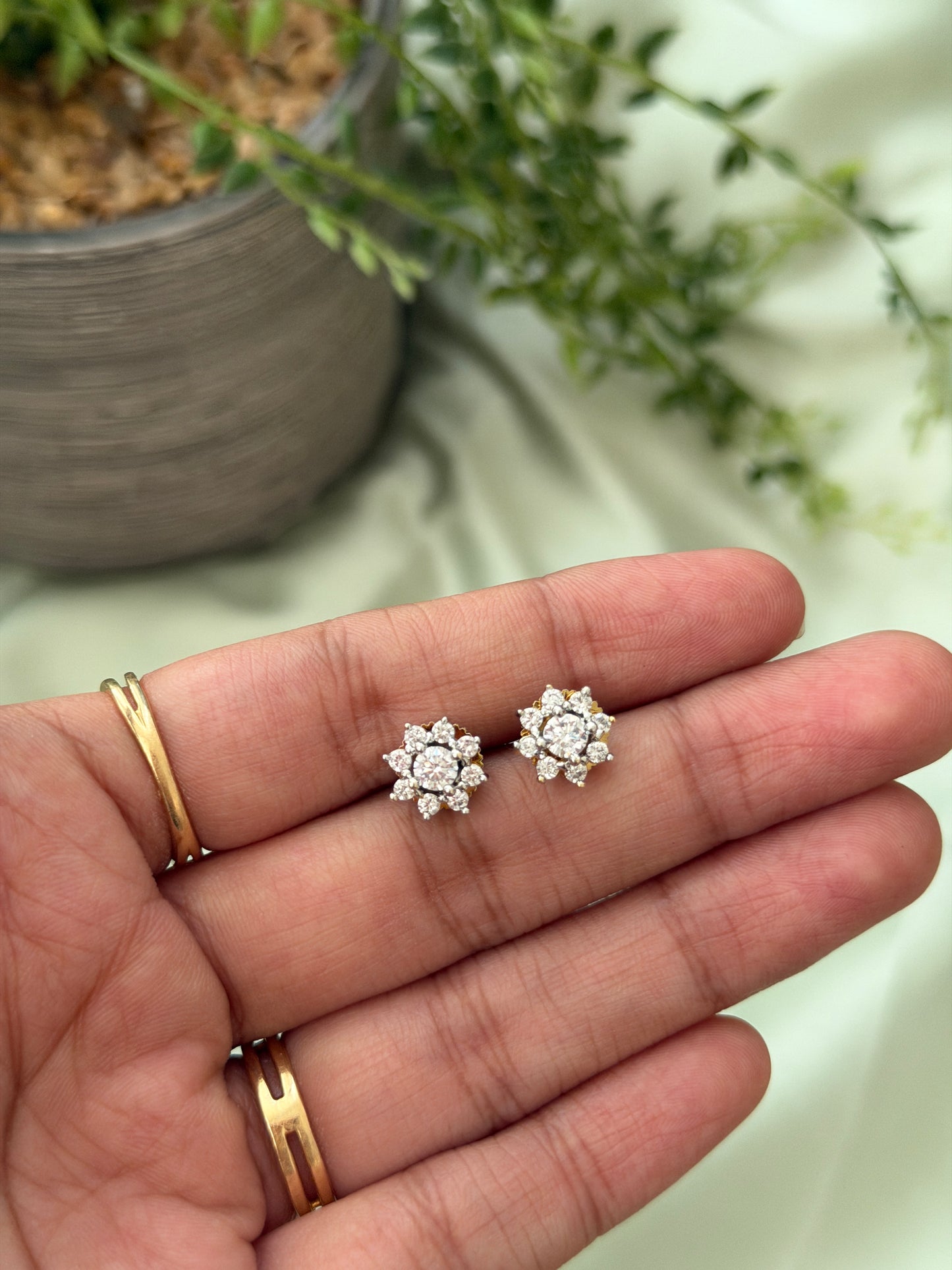 Diamond 2-1 waterfall Stud