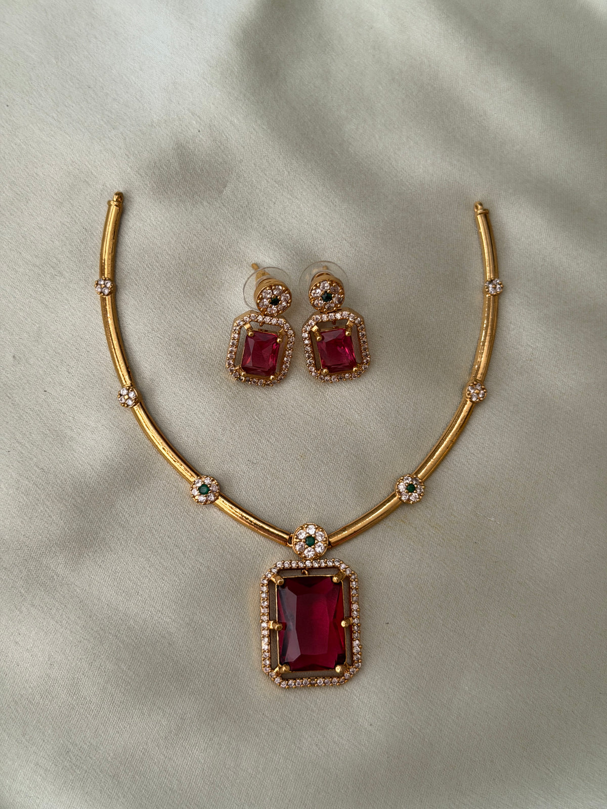 Square Pendant Diamond Hasli