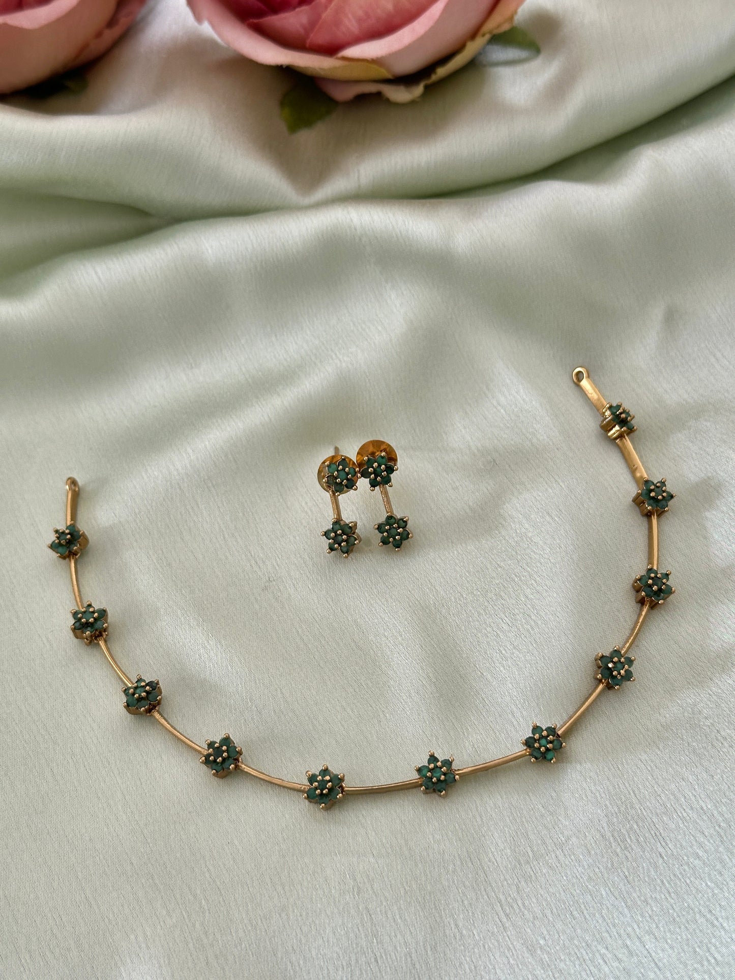 Flexible Flora AD Necklace