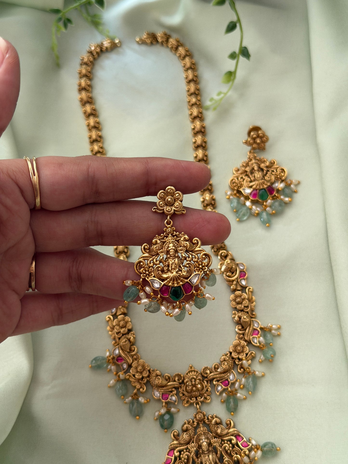 Pallavi Jadau Haaram Set