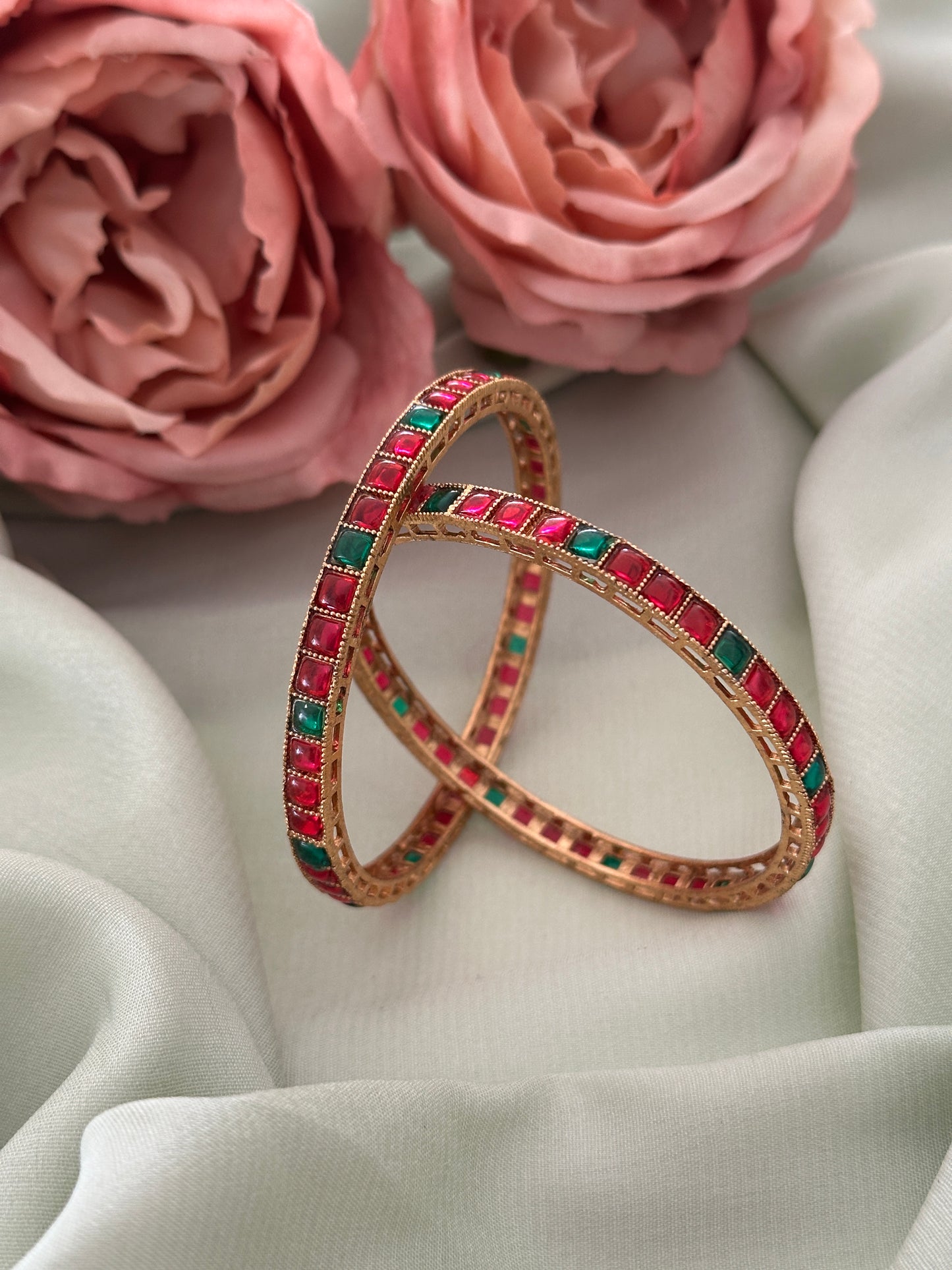 Kemp Stone simple bangles