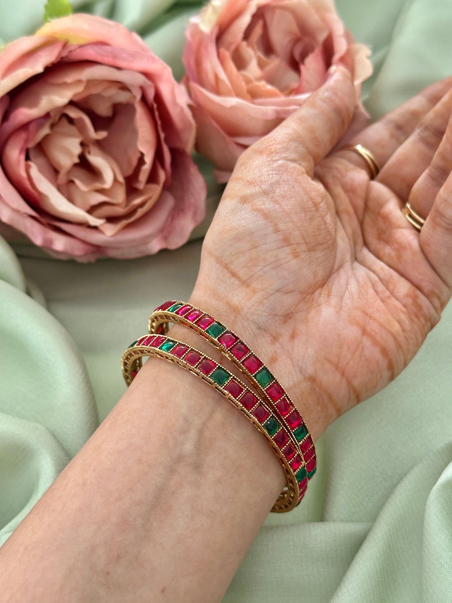 Kemp Stone simple bangles