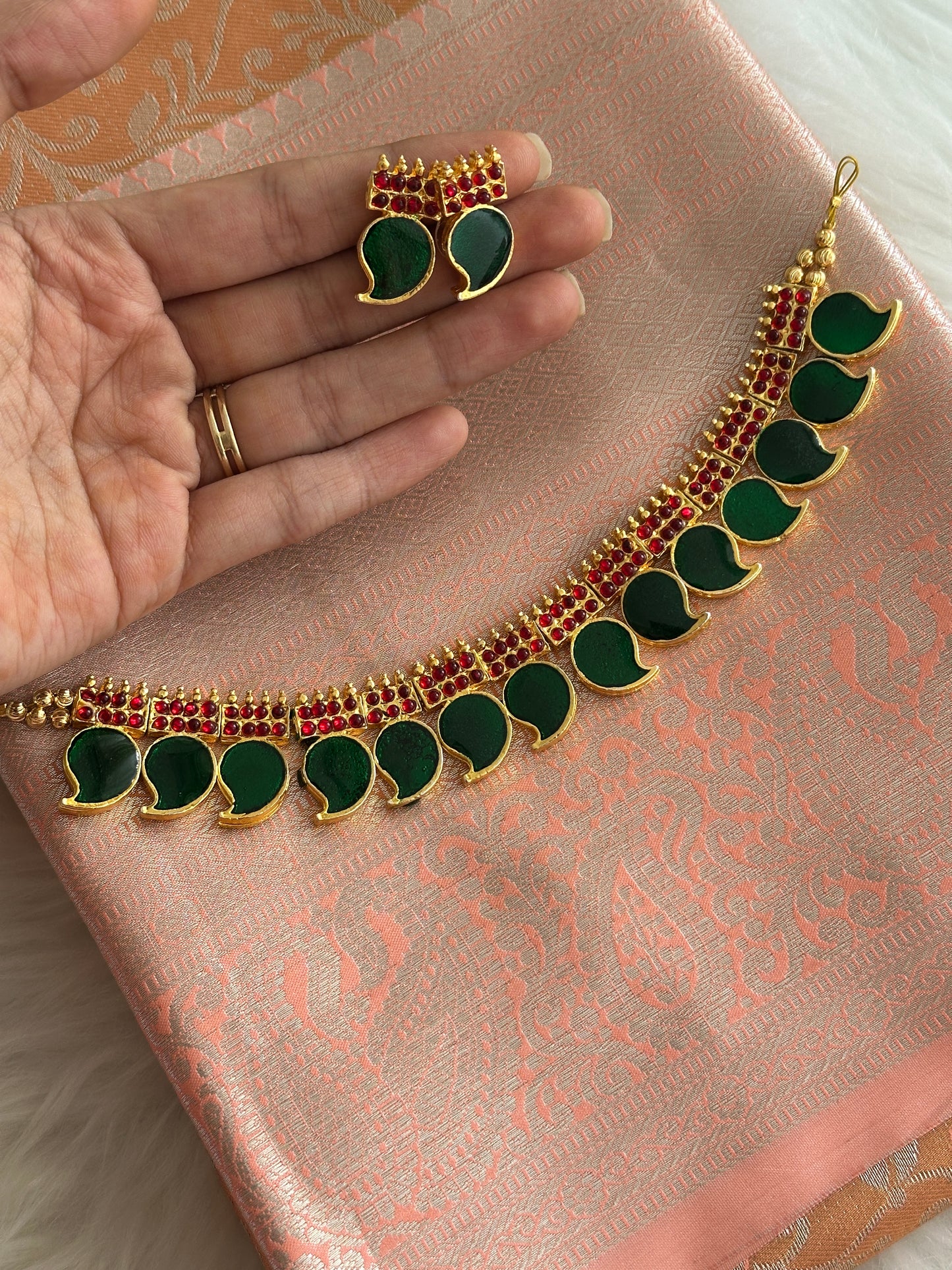 Aarna Palakka Necklace
