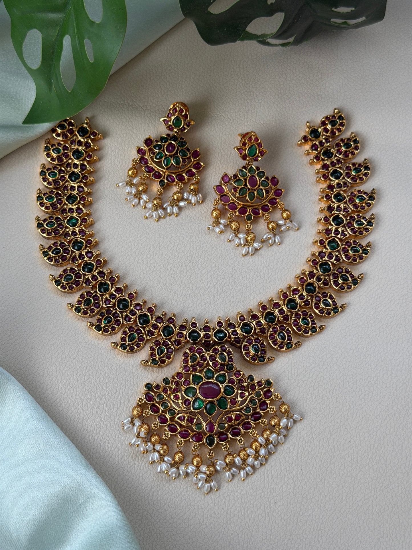Panchika Kempu Guttapusalu Necklace