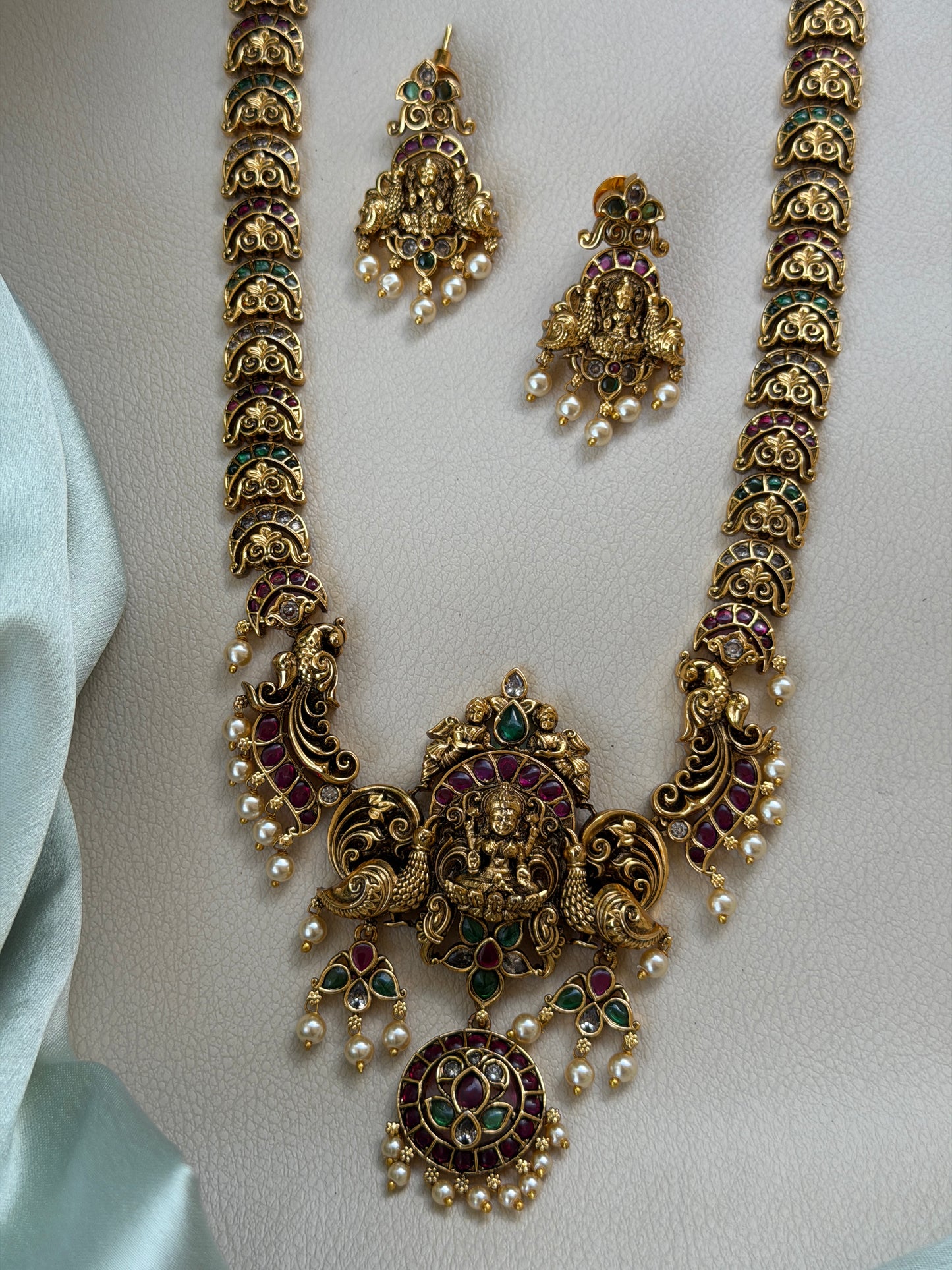Vijaara Kempu Haaram set