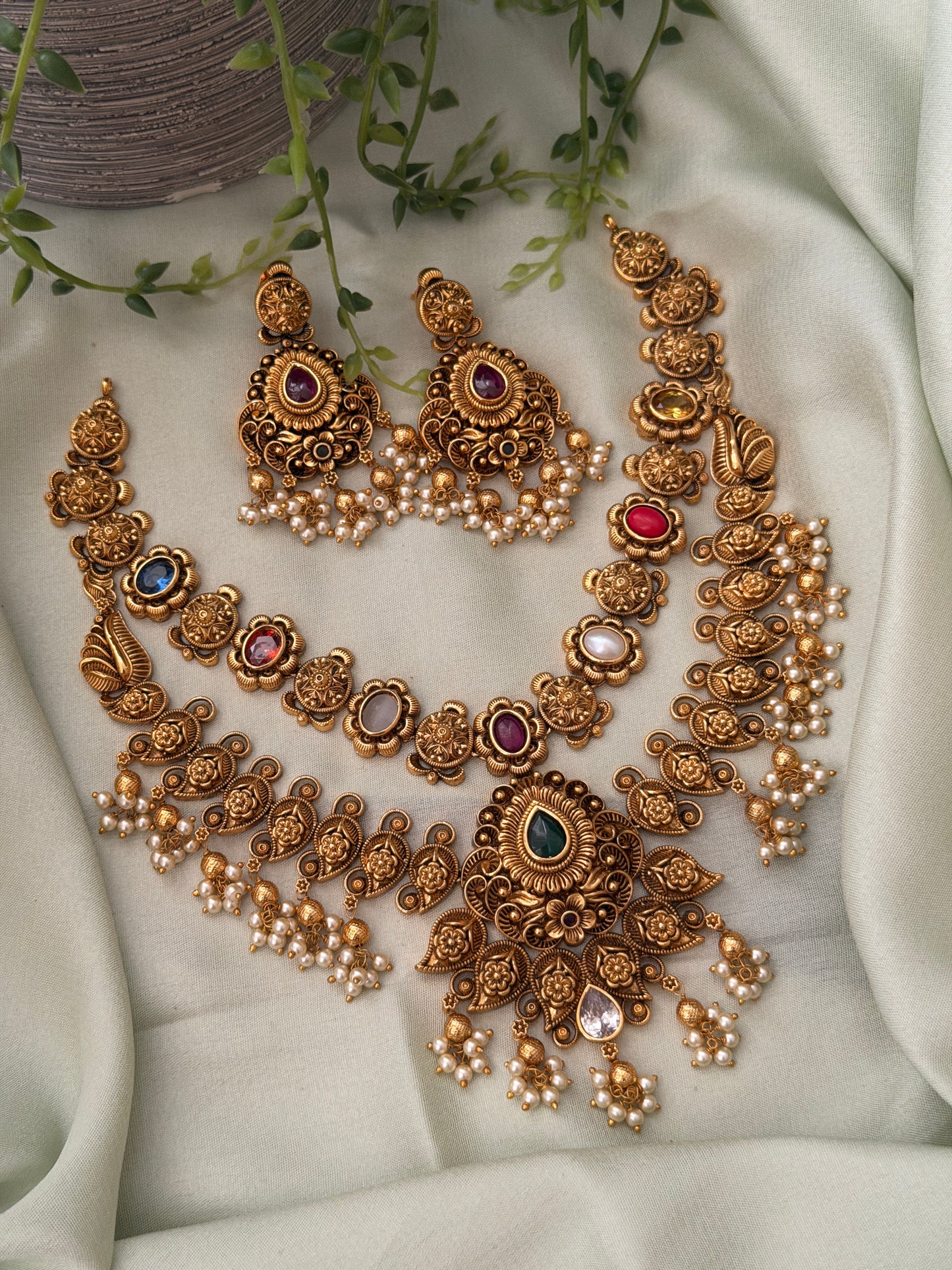 Navaratna Double Layer Guttapusalu