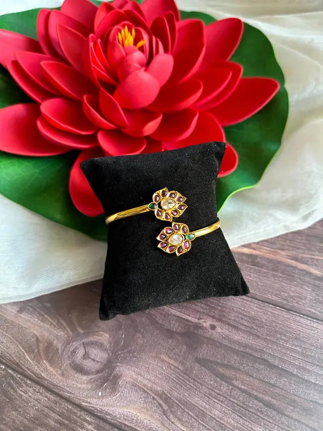 Free Size Flower Bracelete(Single piece)