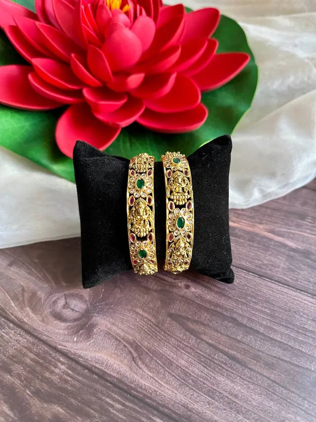 Emerald Antique Bangles 2.6