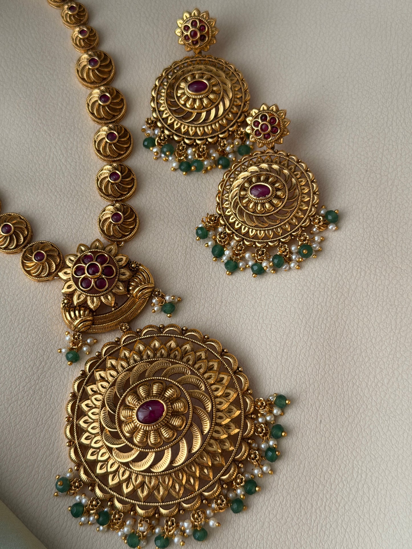 Umavadhi Non Idol Necklace