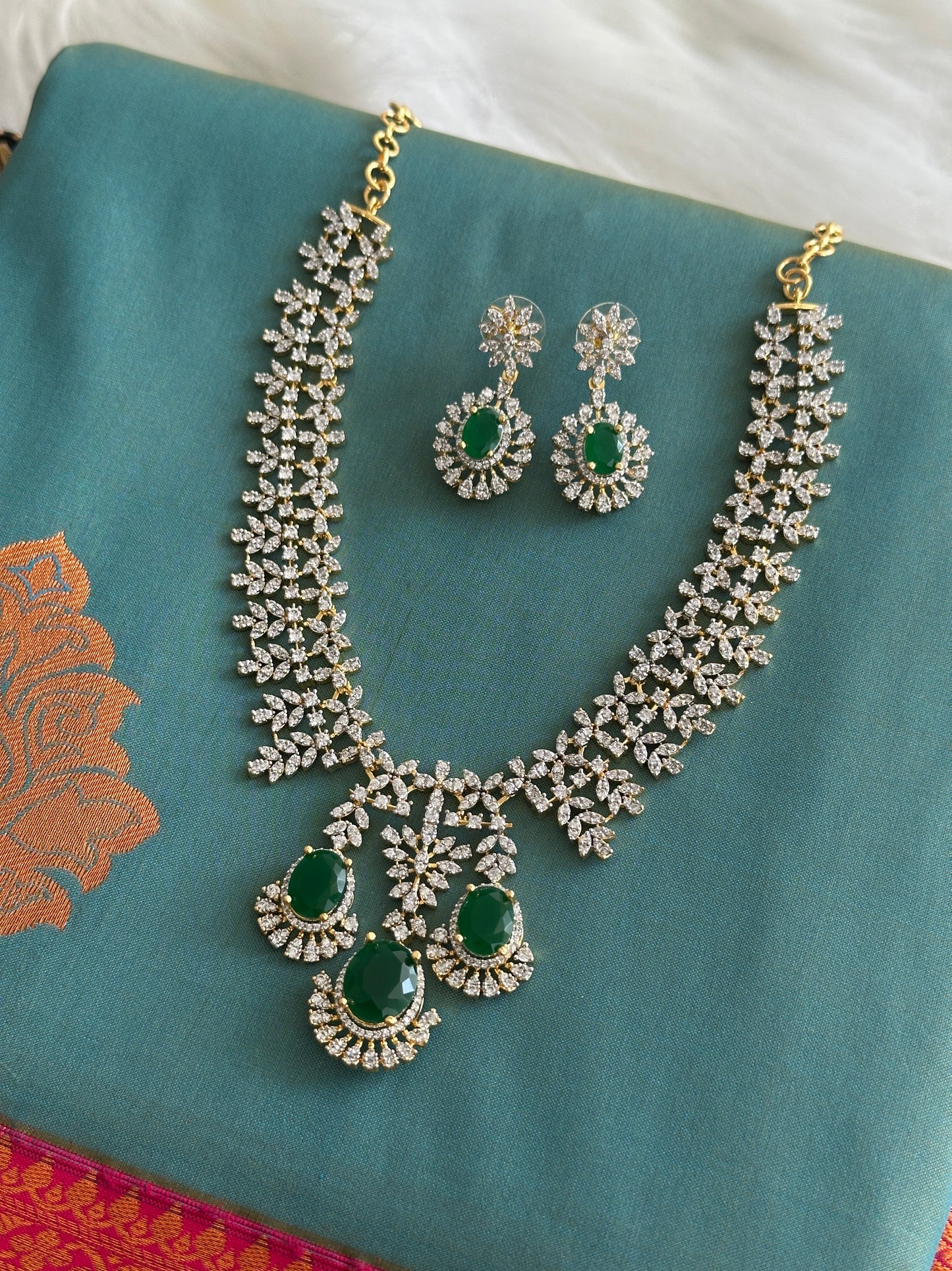Tri Solataire Necklace