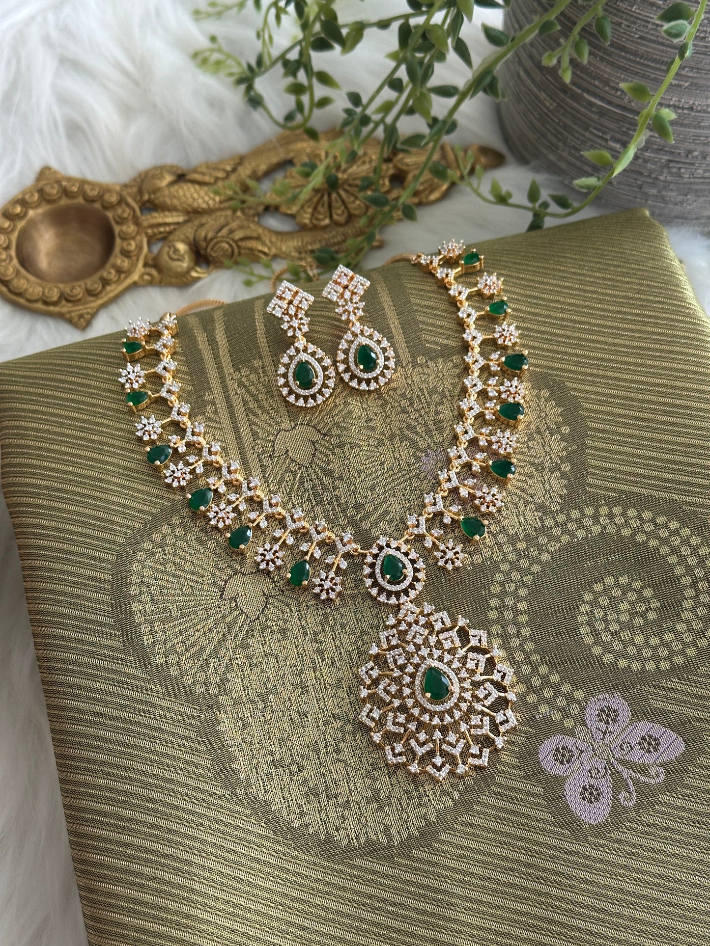 Crysta AD Necklace