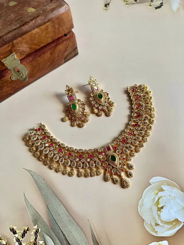 Clara AD Neckpiece