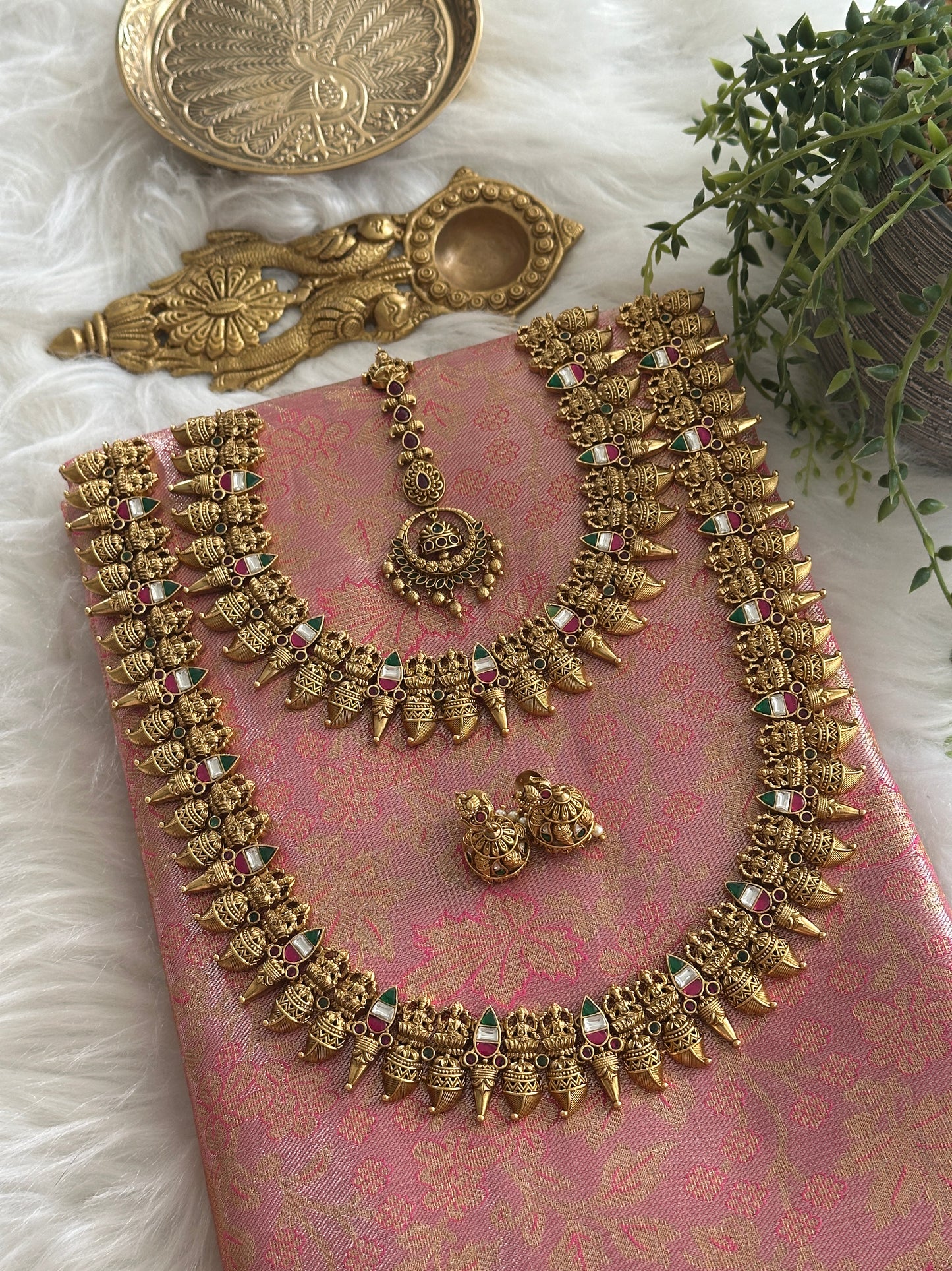 Ahaana Inspired Gold Lookalike Bridal Set