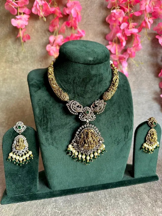 Trisha AD x Antique necklace