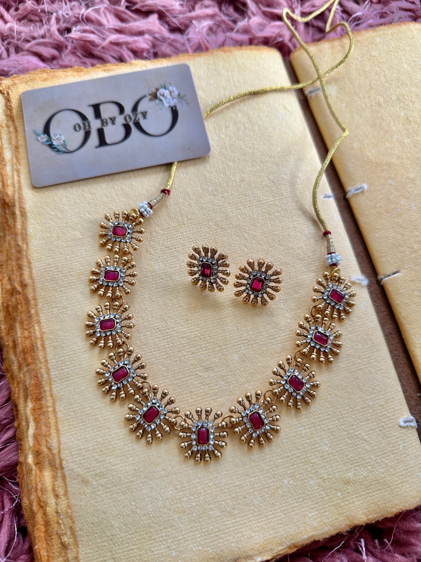 Simple Square Kemp Necklace