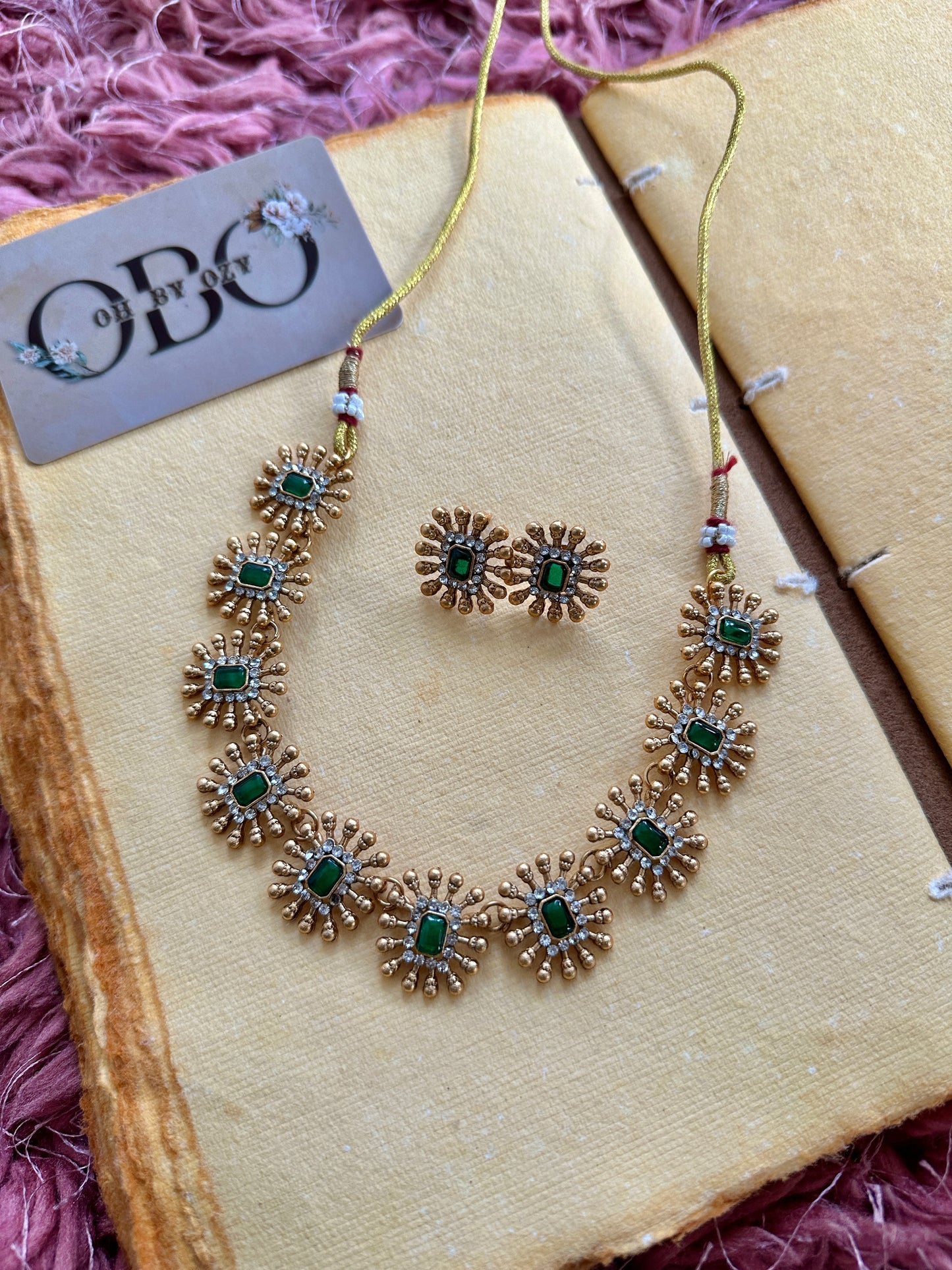 Simple Square Kemp Necklace