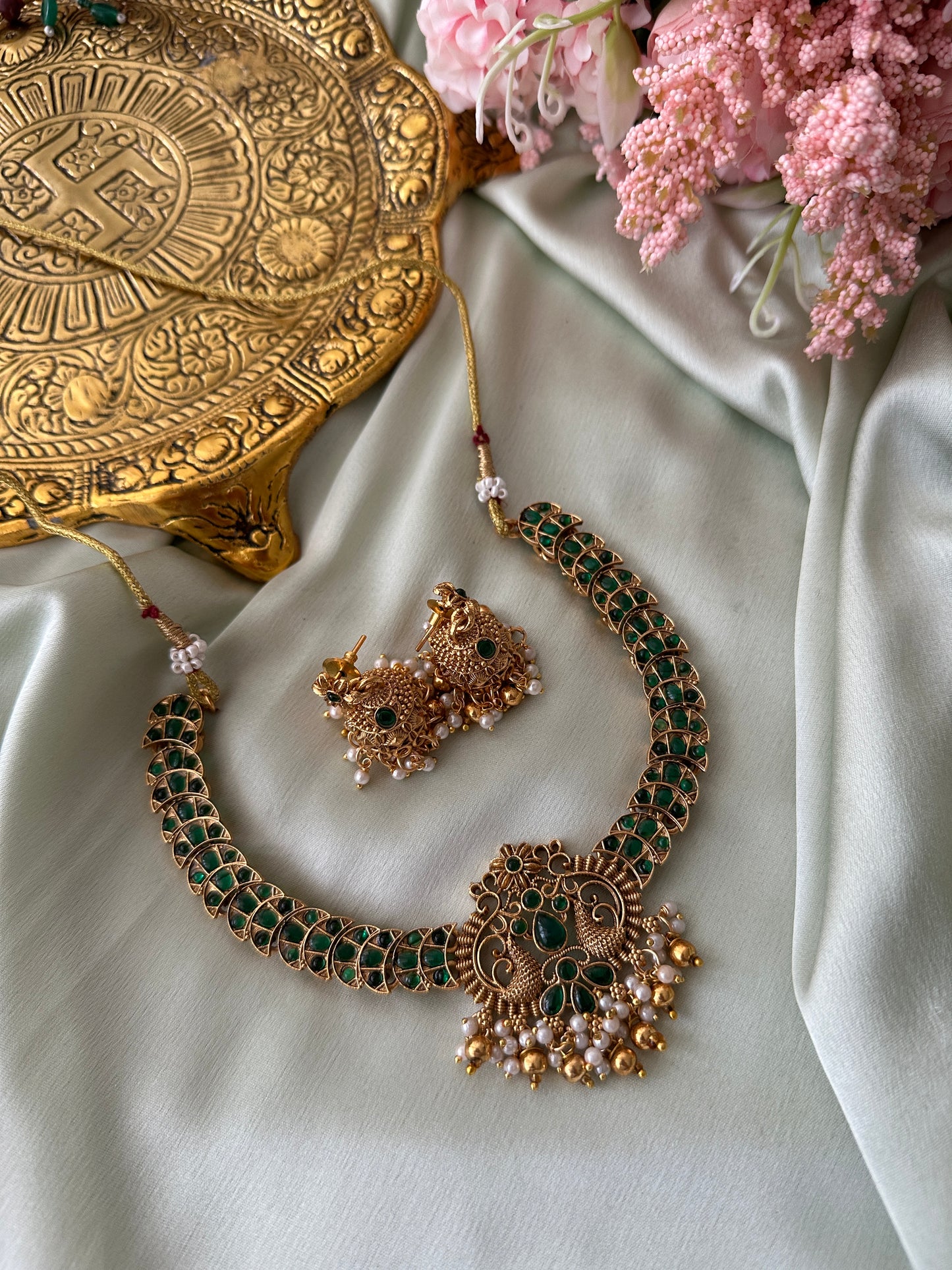 Nalini Kemp Choker