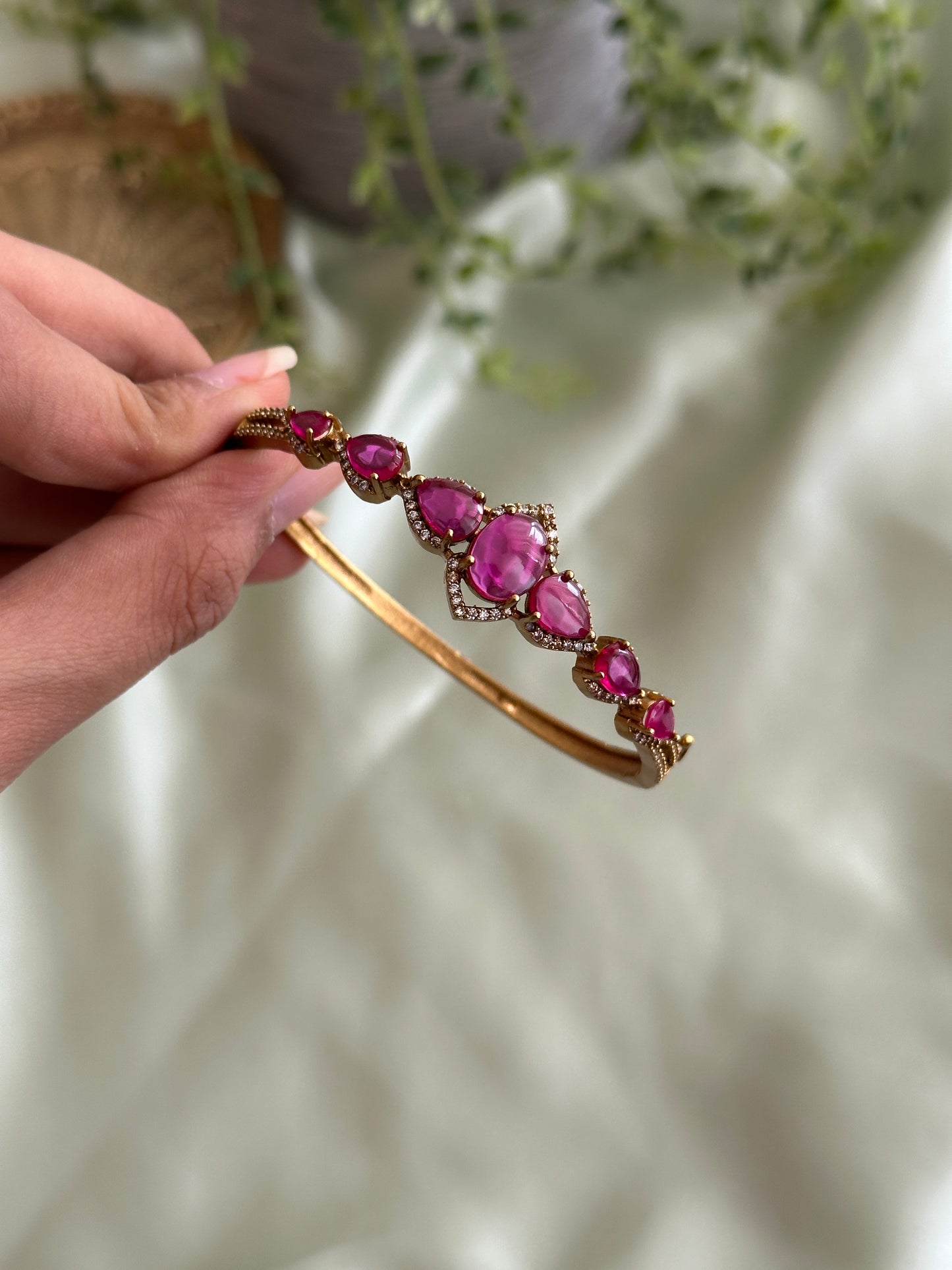 Azalea Stone Bracelets (Free Size)