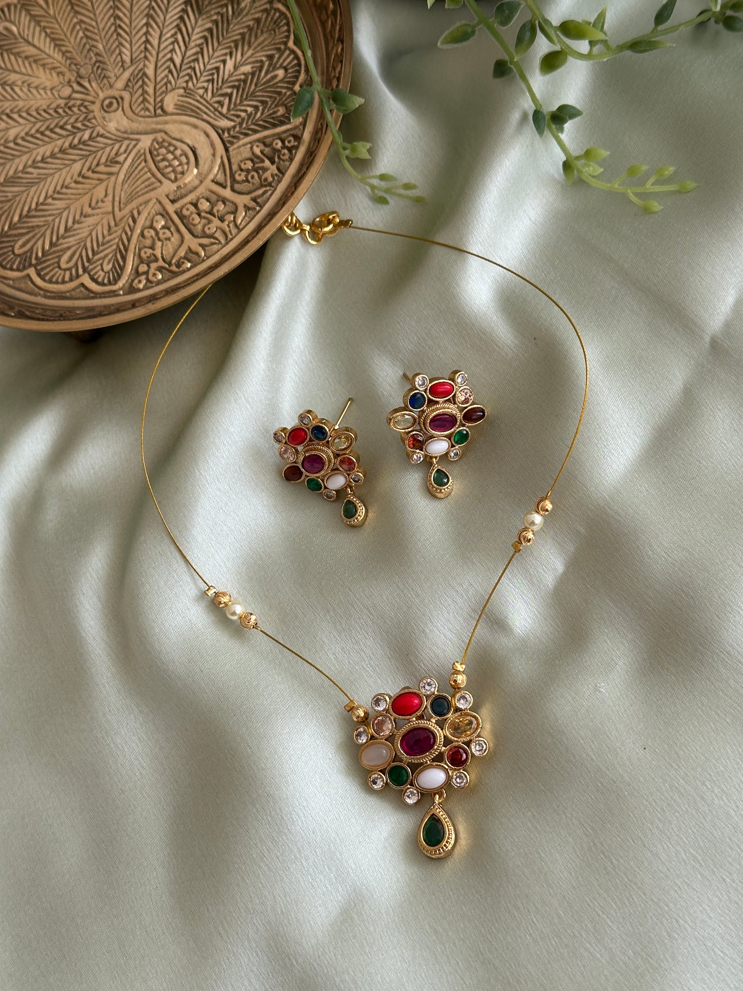 Navaratna Pendant Invisible Chain