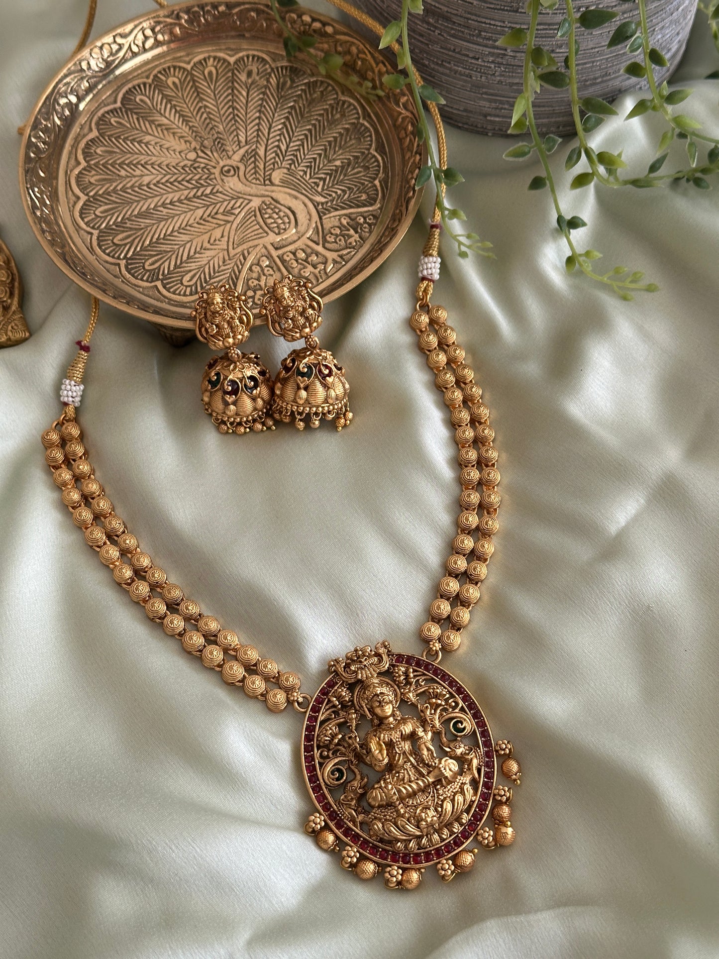 Aaravalli Pendant Short Haaram