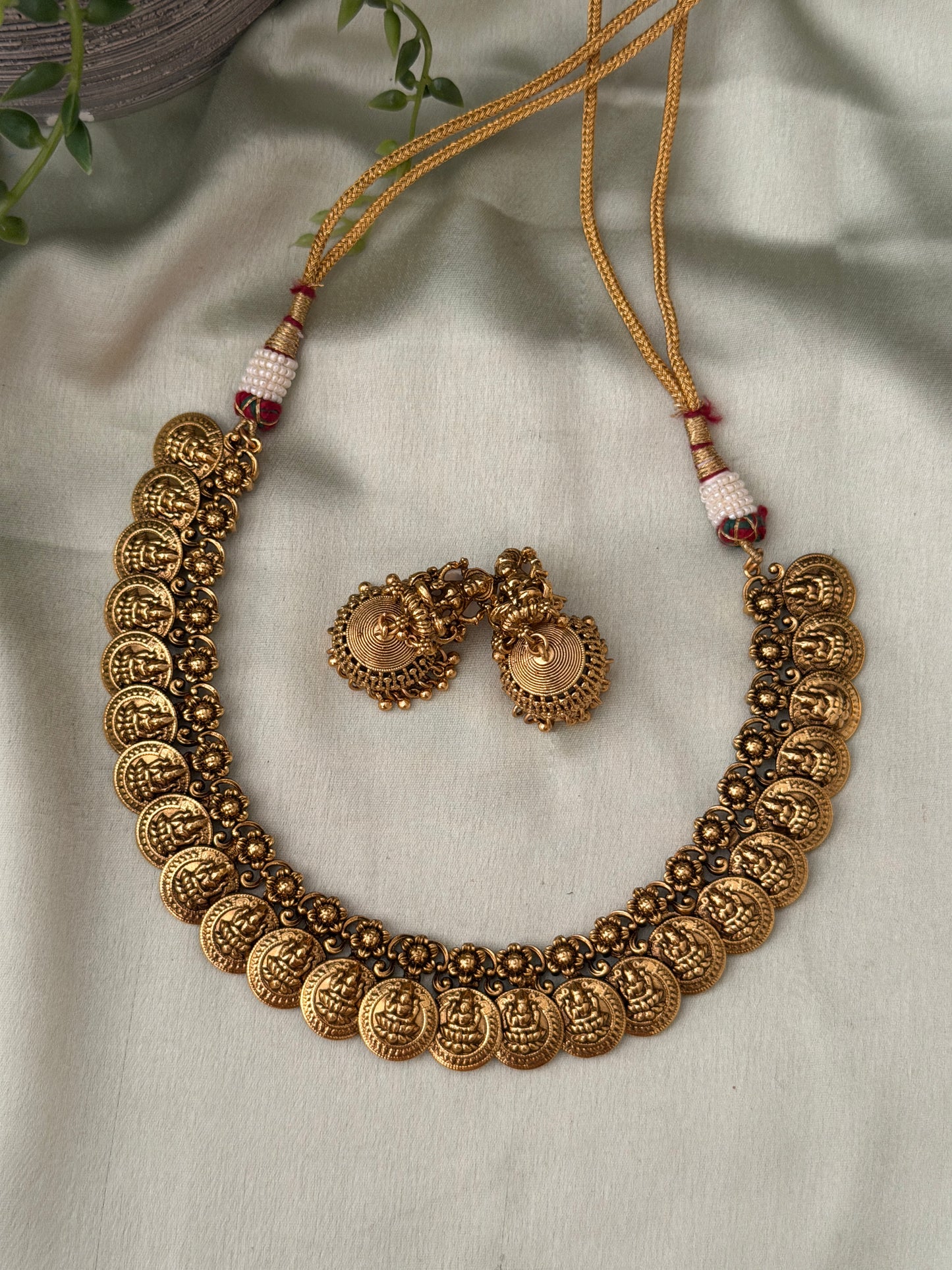 Vidyottam Kaashu Necklace