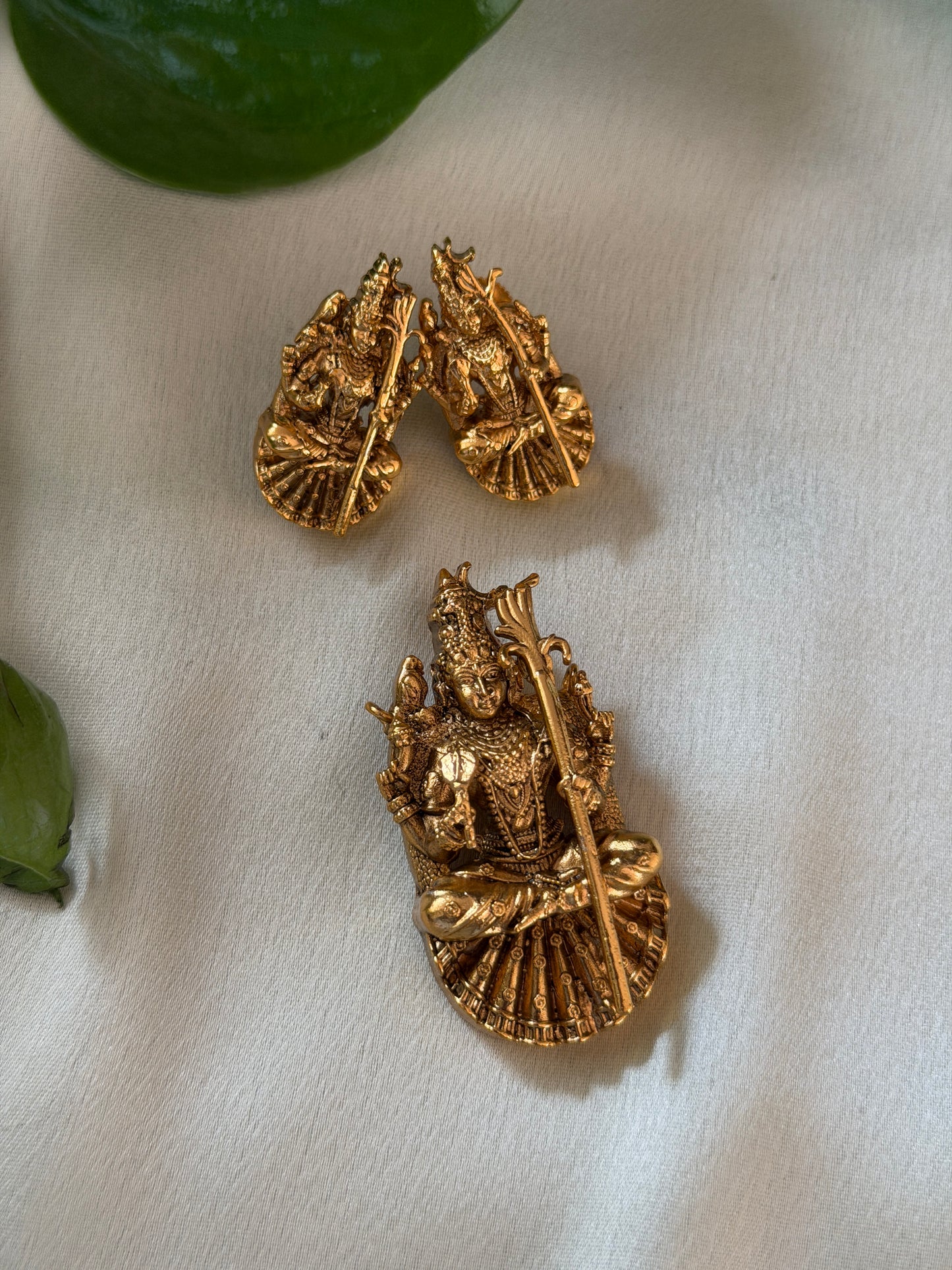 Deva Raya Gundu Maala