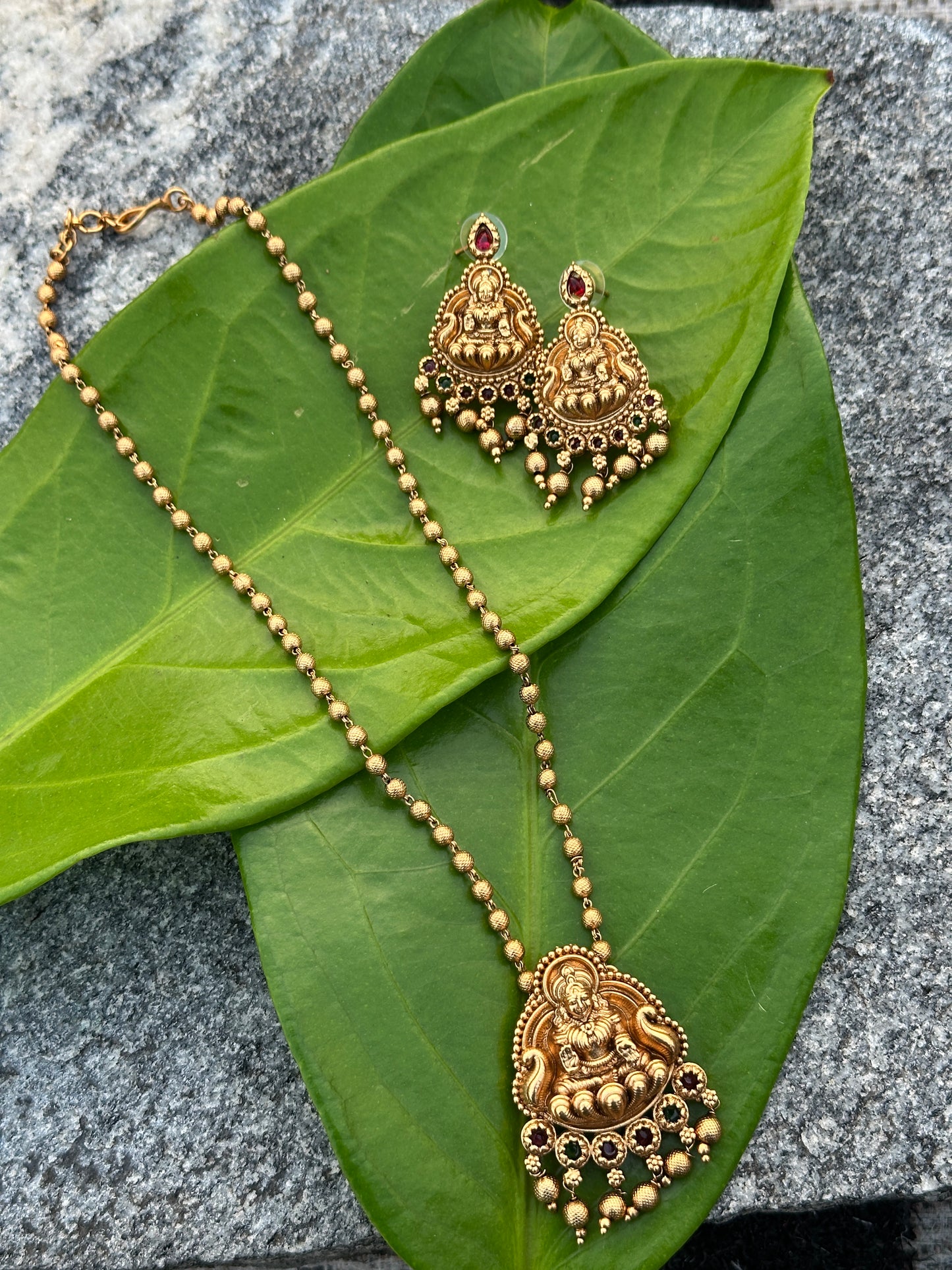 Devi gold bead Chain