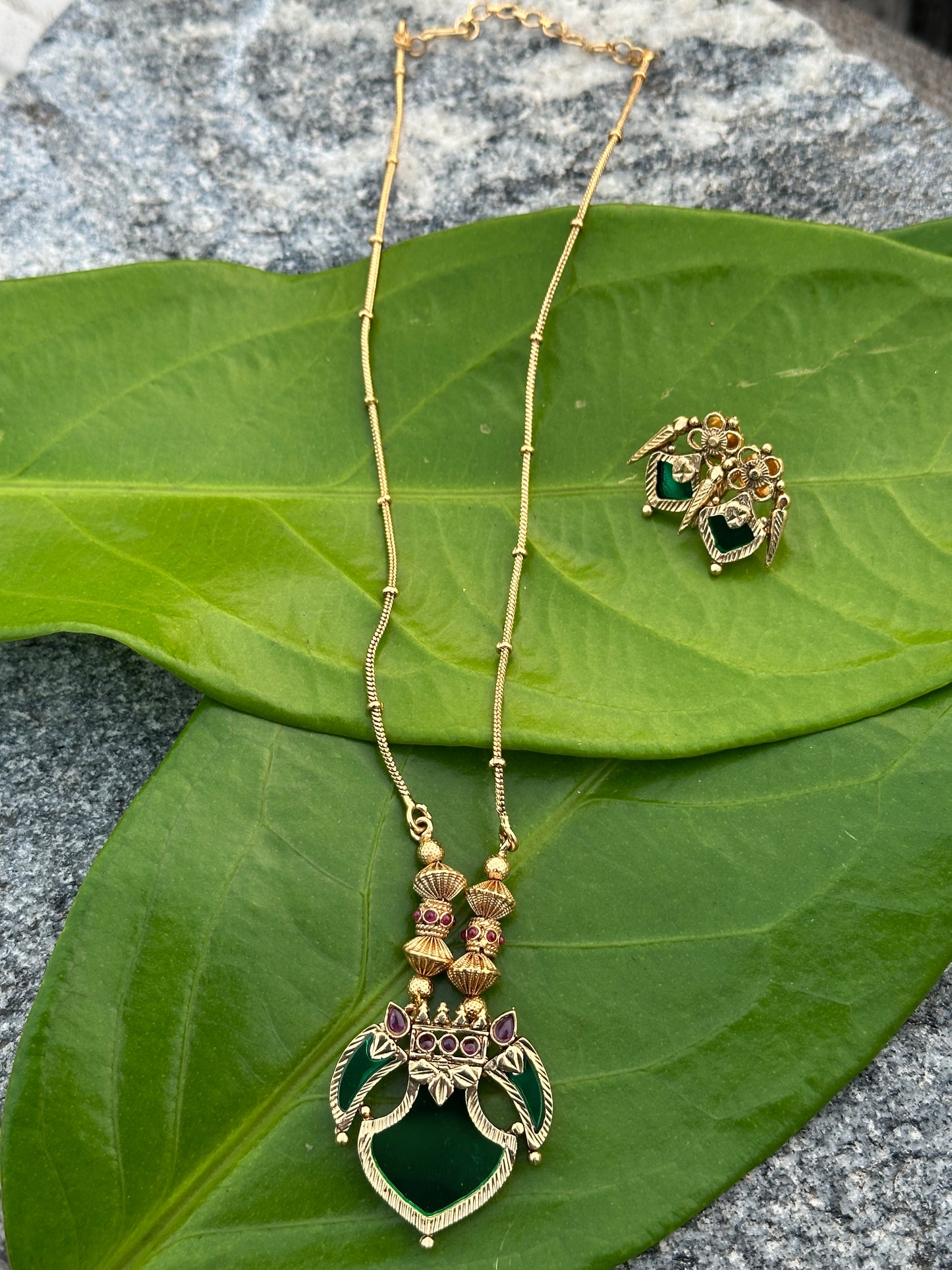 Palakka Pendant Chain Premium