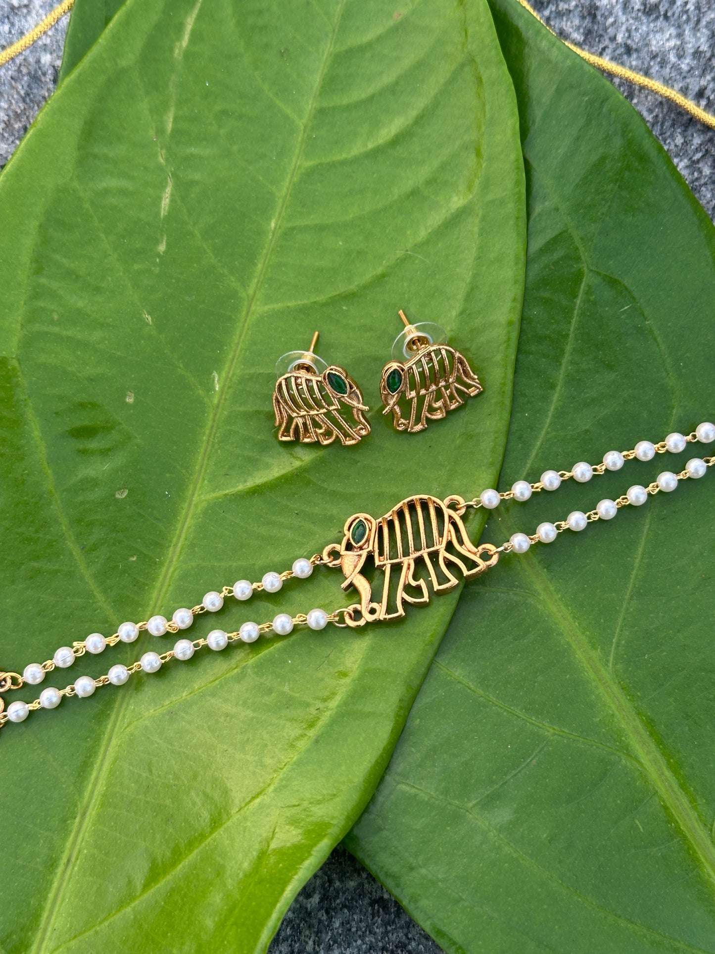 Tusker Double Line Pearl Choker