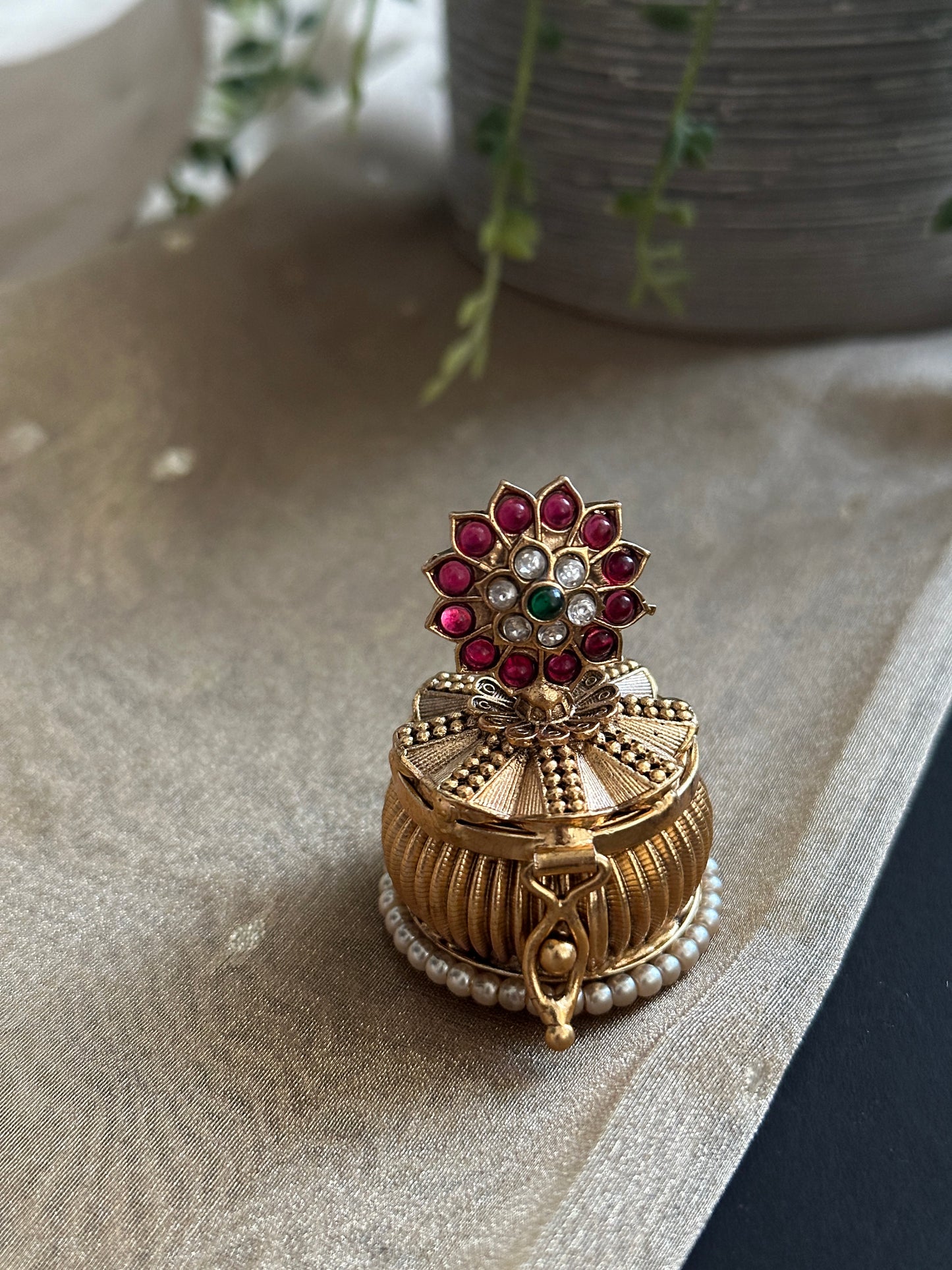 Kemp Flora Kumkum Box