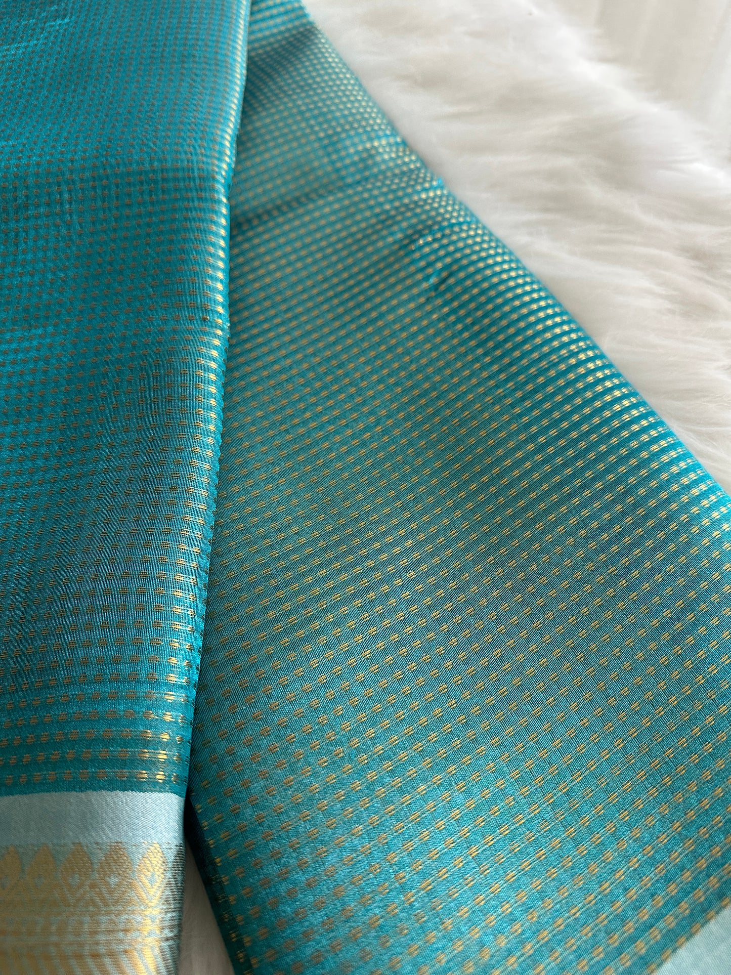 Dual Tone Tissue Organza Saree