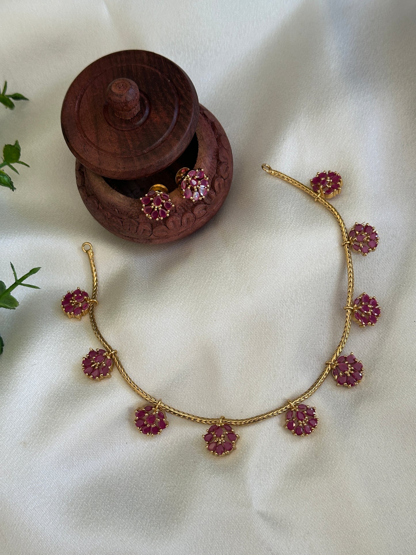 Cluster Flower Necklace