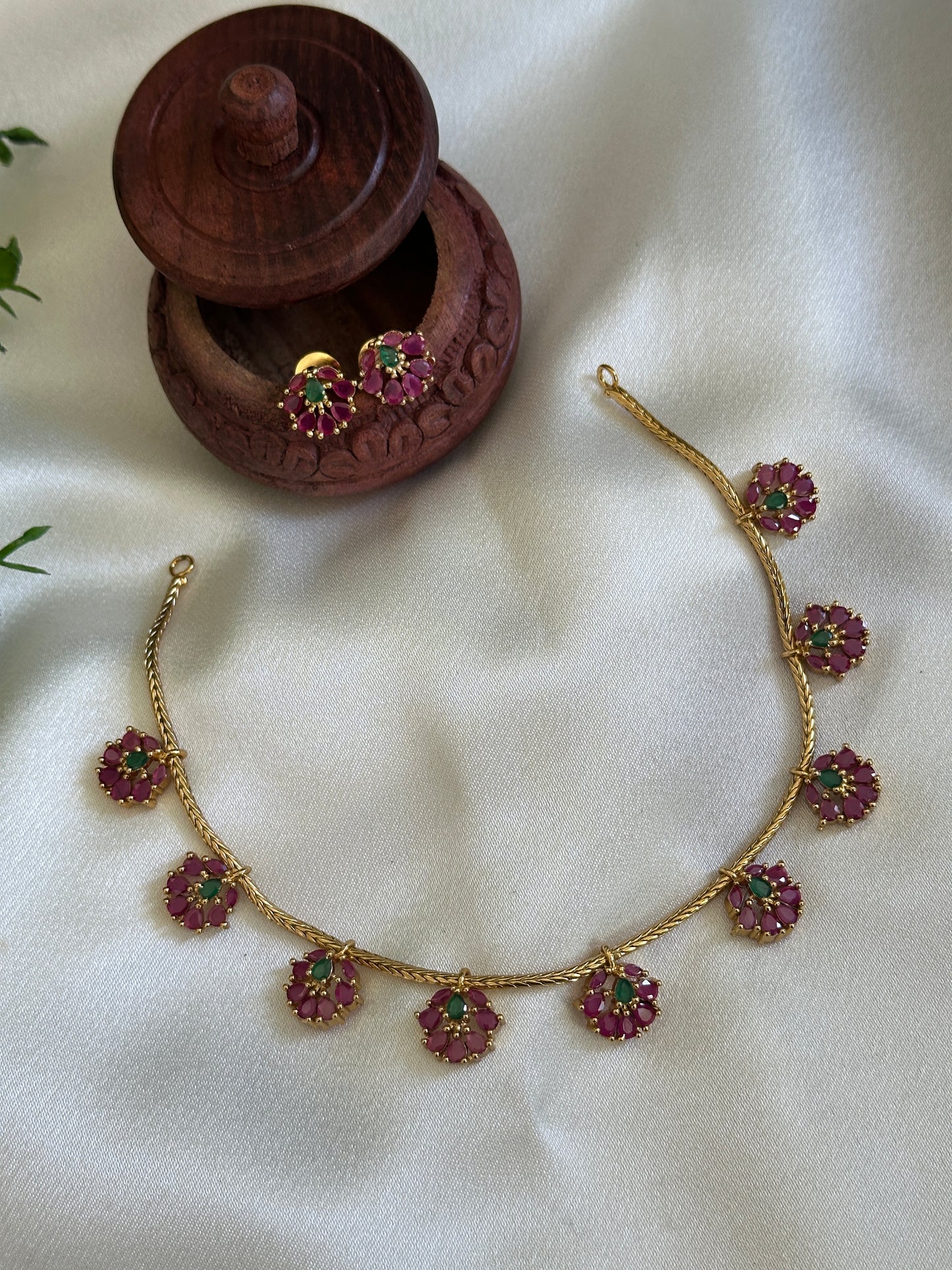 Cluster Flower Necklace