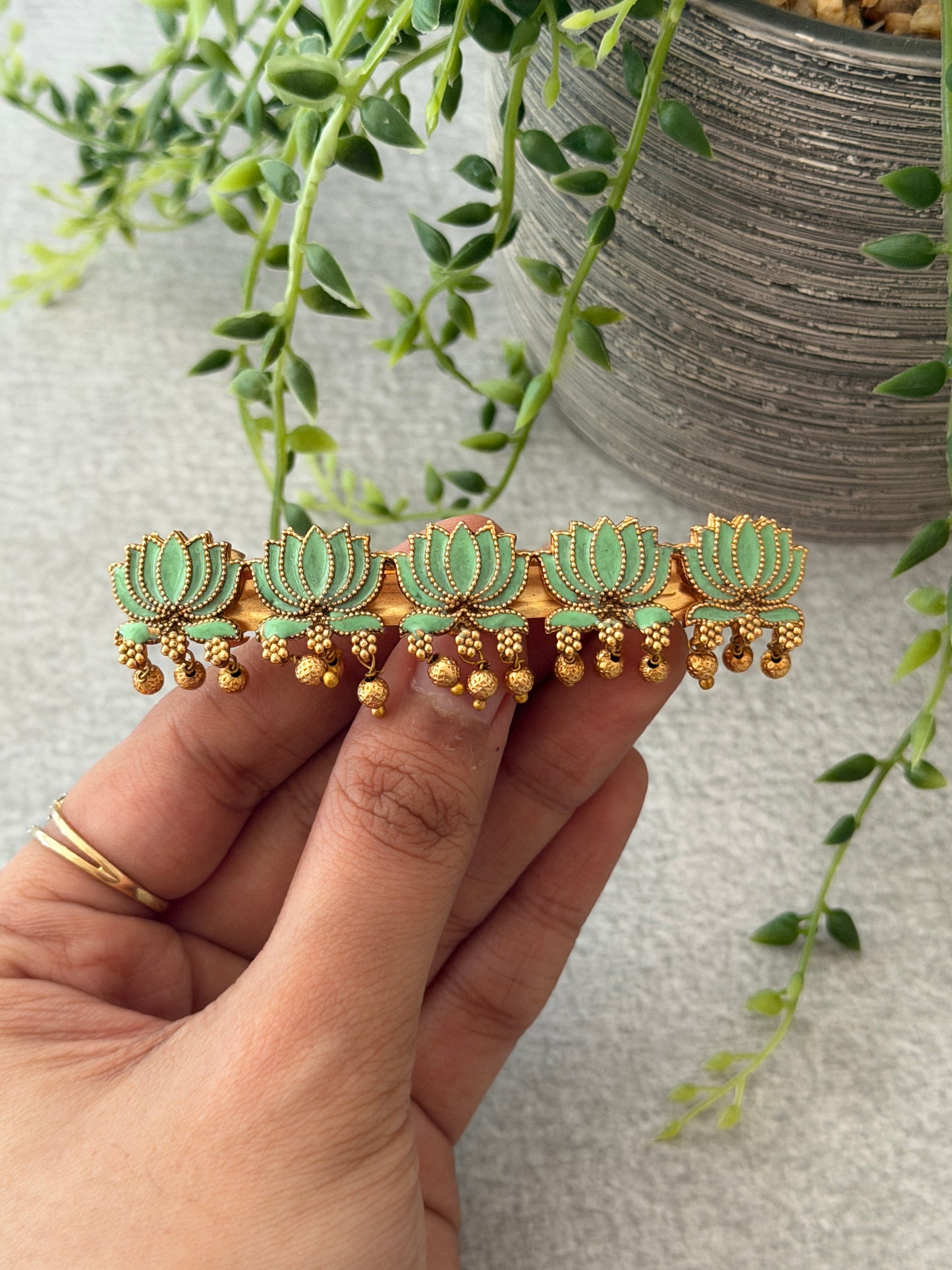 Lotus Clip