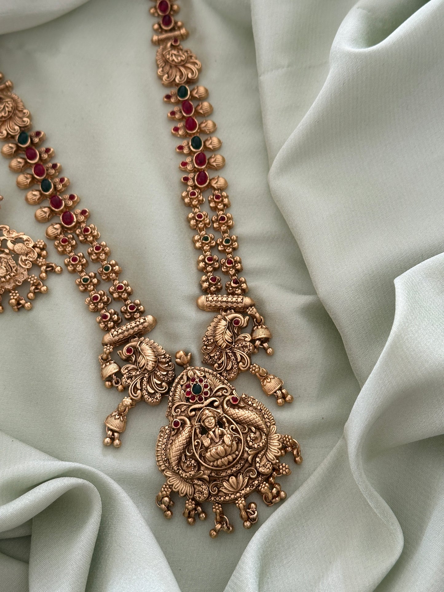 Twin Kempu Layer Devi Haaram Set