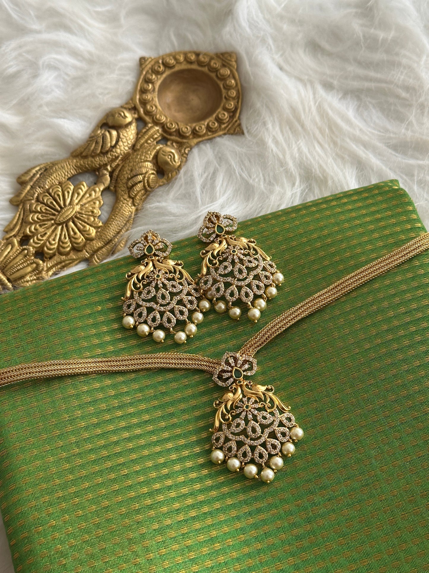 Chaandini Pendant Choker