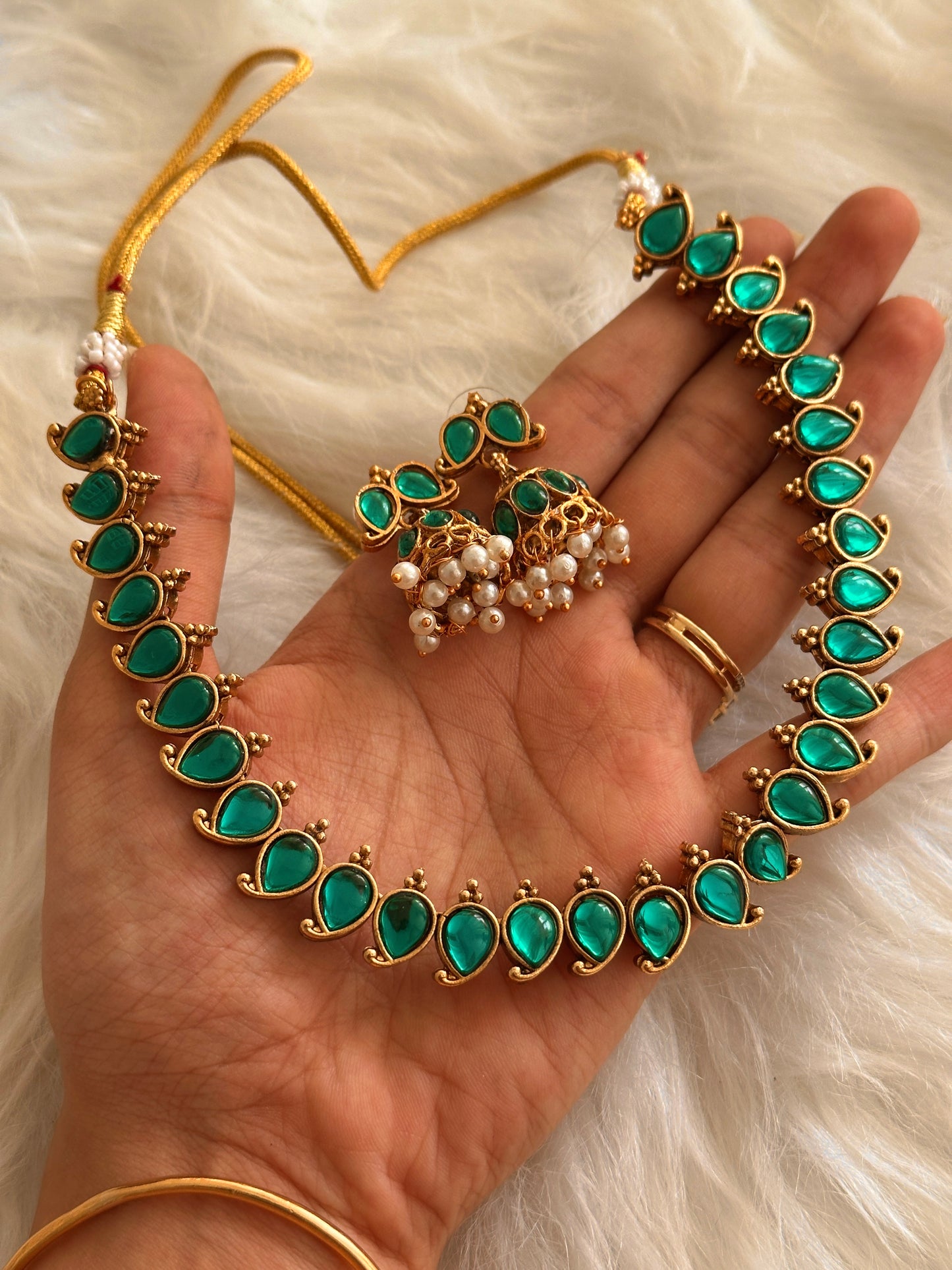 Traditional Maanga Maala