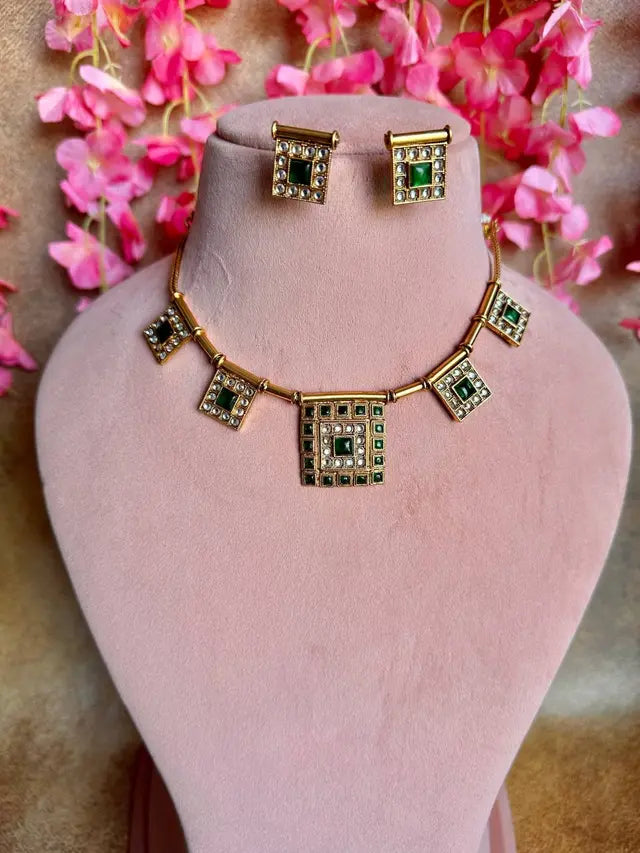 Shirishi Non Idol Necklace